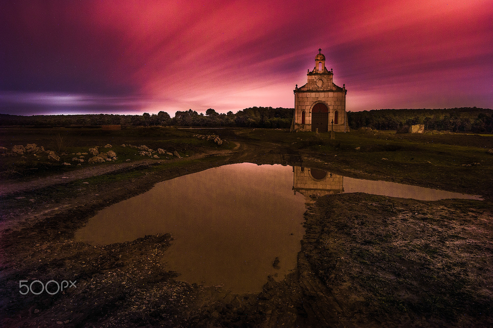 Nikon D3200 + Samyang 14mm F2.8 ED AS IF UMC sample photo. Pxround chapel in valladolid field at dawn with my photography