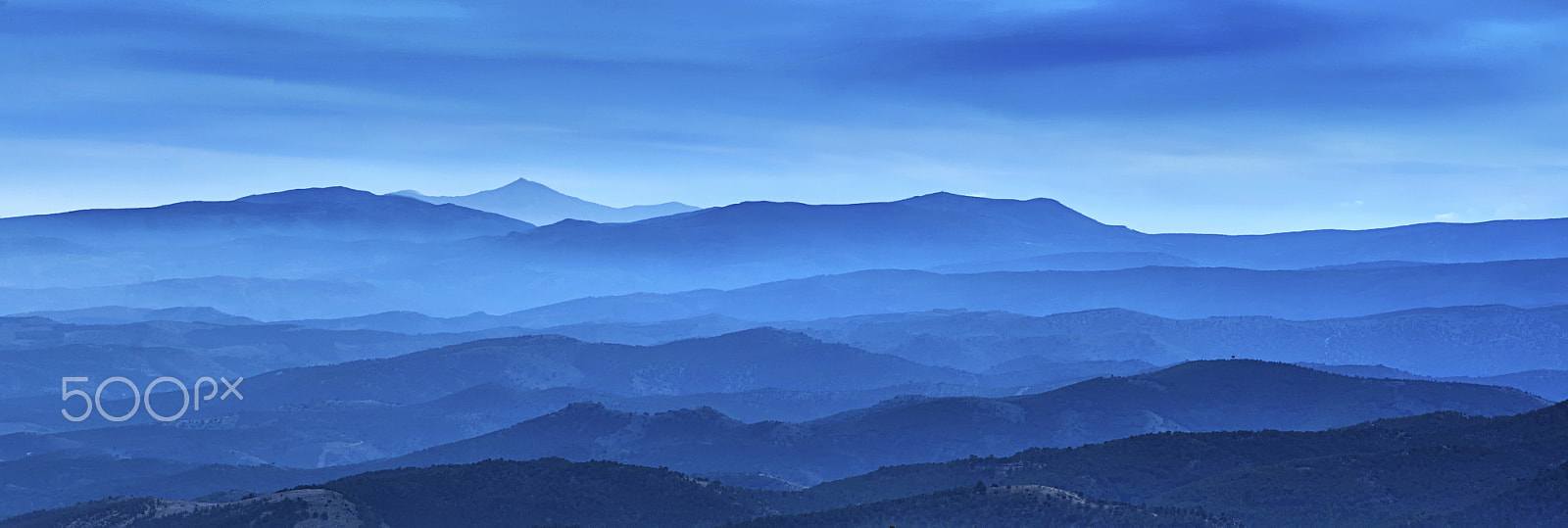 Nikon D7100 + Sigma 24-70mm F2.8 EX DG Macro sample photo. Early morning mist photography