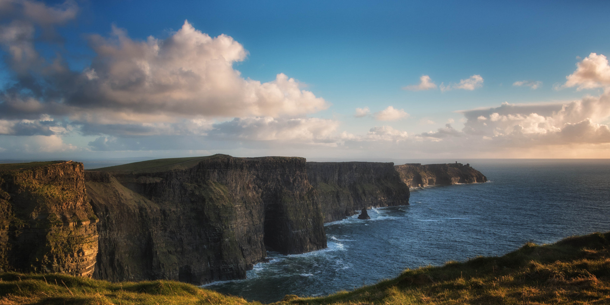 Canon EOS 750D (EOS Rebel T6i / EOS Kiss X8i) + Canon EF-S 17-85mm F4-5.6 IS USM sample photo. Cliffs of moher photography