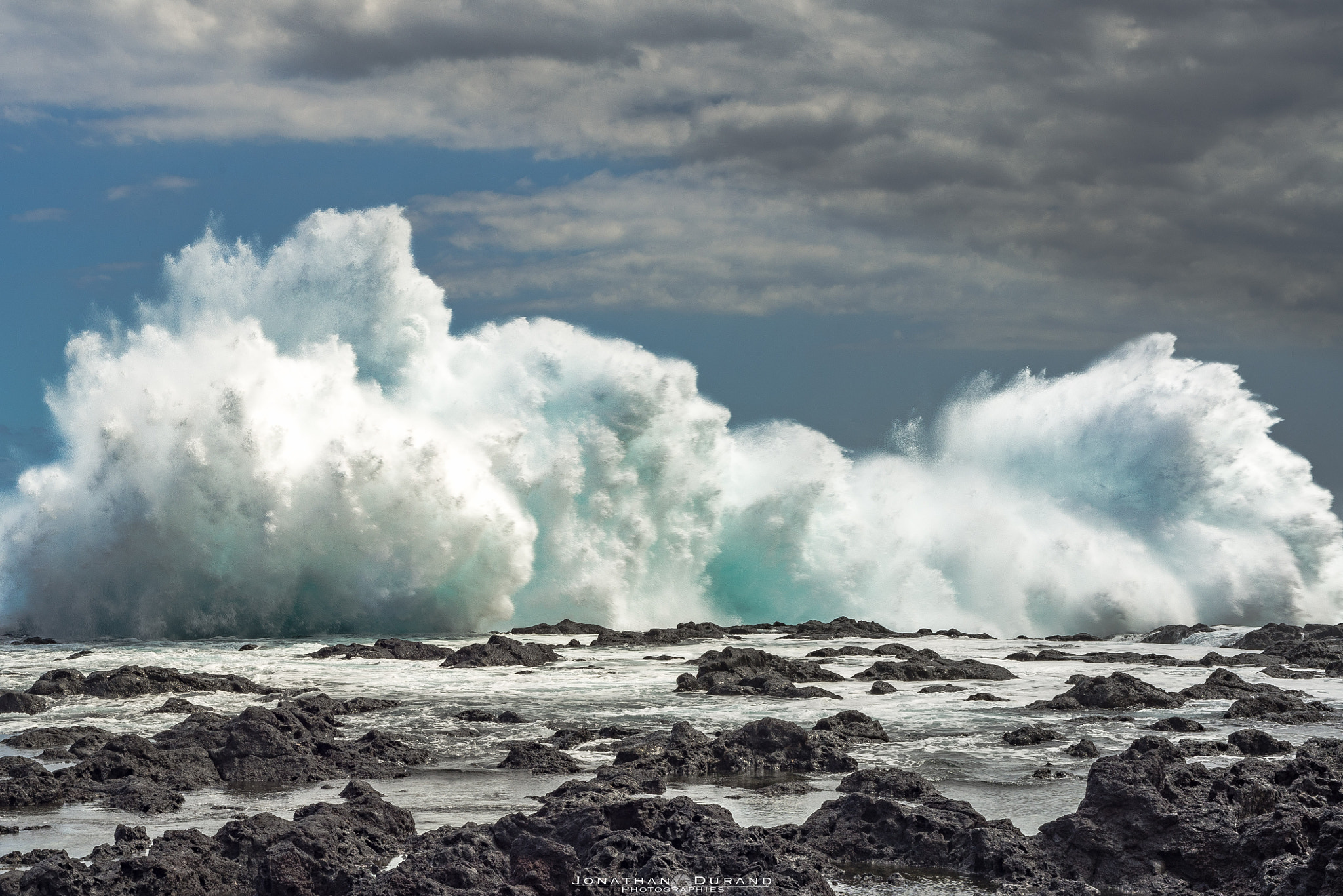 Nikon D600 + AF Nikkor 50mm f/1.8 sample photo. Swell at réunion island photography