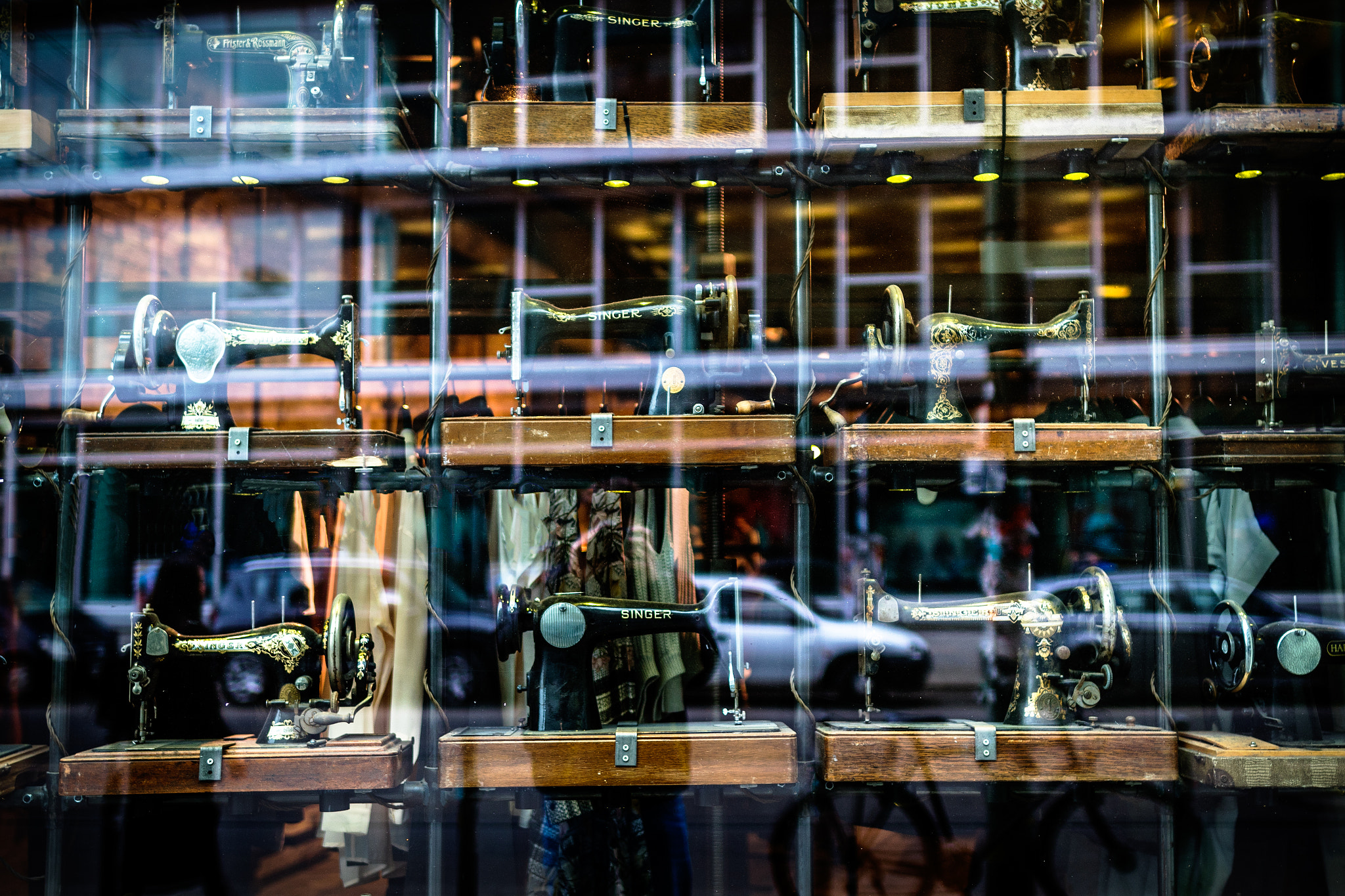 Sigma 24mm F1.4 DG HSM Art sample photo. Mirroring photography