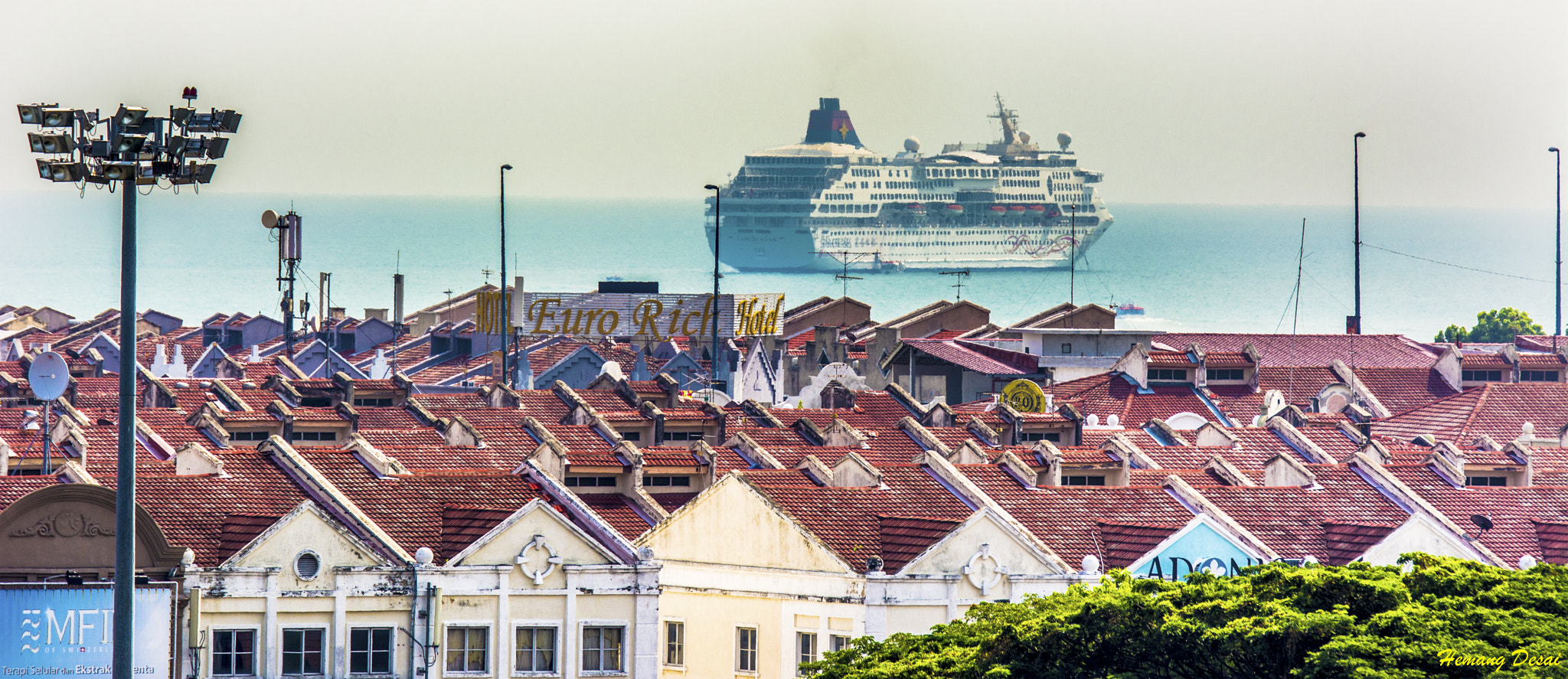 Nikon AF-S Nikkor 70-200mm F2.8G ED VR II sample photo. The ship & the city.... photography