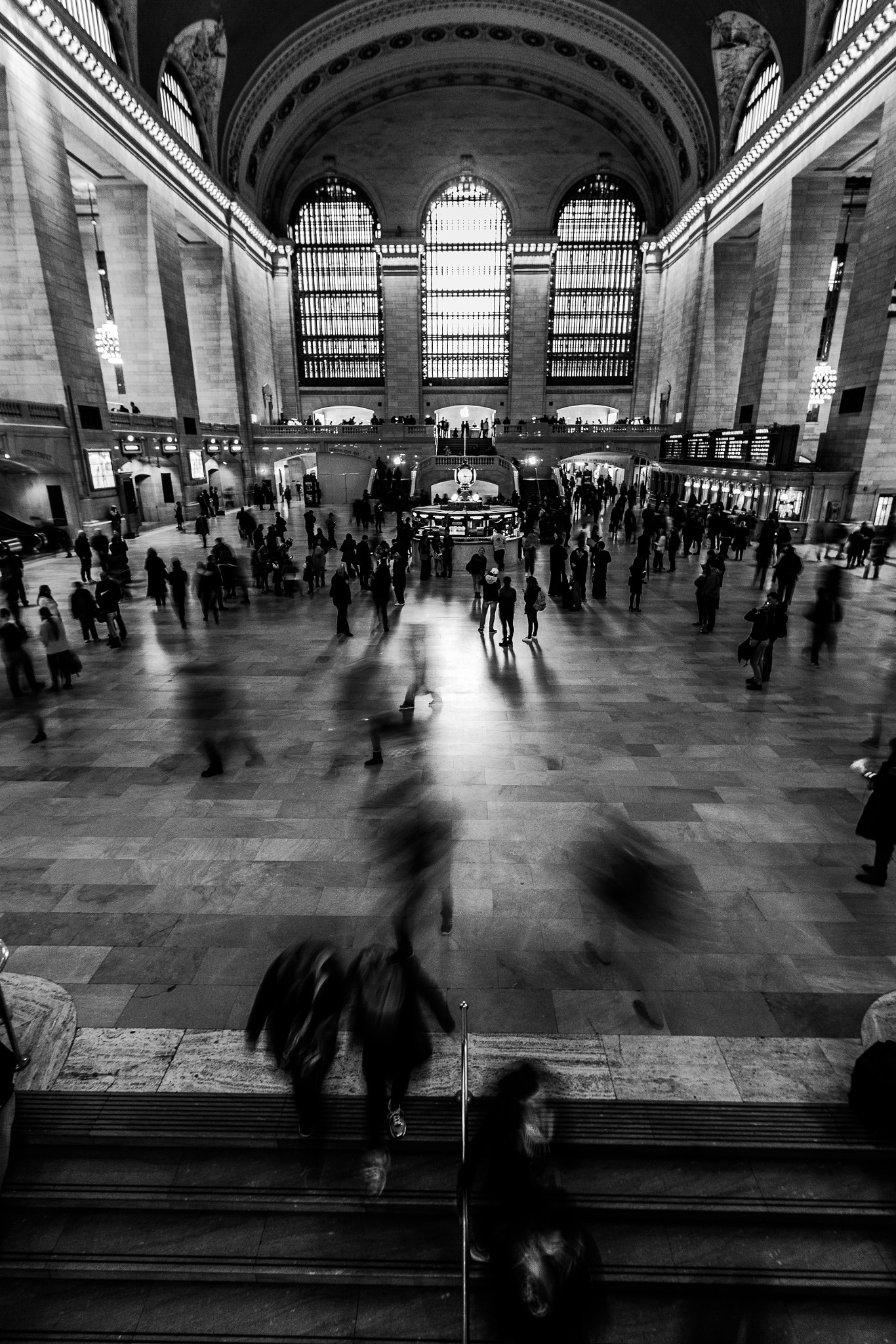 Canon EF-S 10-18mm F4.5–5.6 IS STM sample photo. Waltz at grand central photography