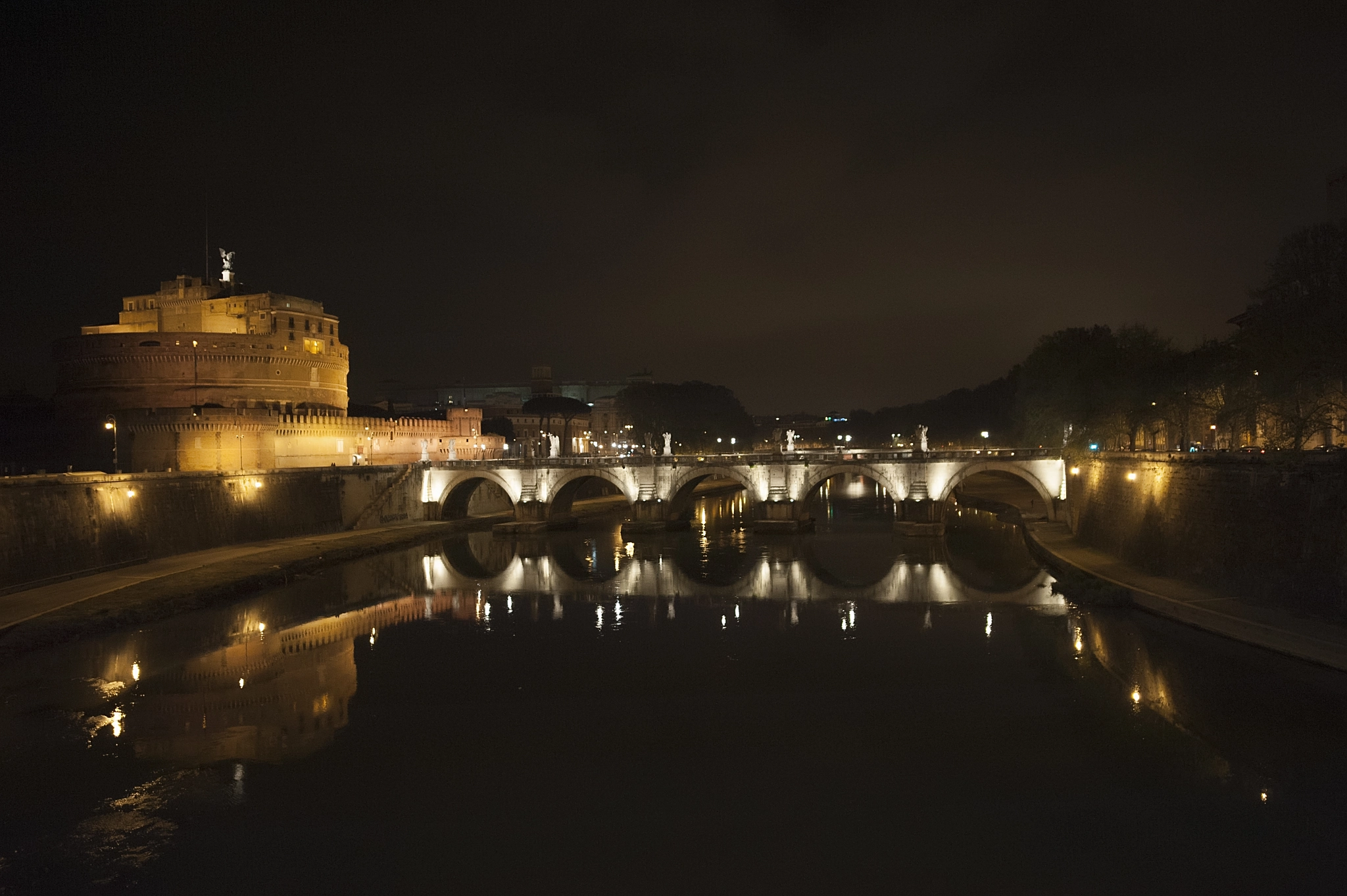 Nikon D700 + Nikon AF-S Nikkor 24mm F1.8G ED sample photo. Castel sant'angelo photography