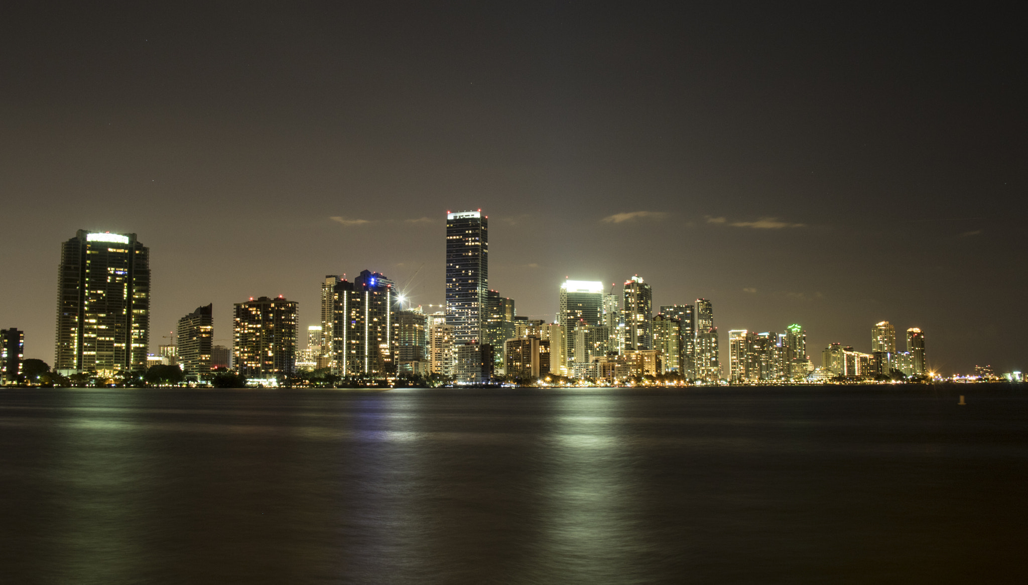 Canon EOS 760D (EOS Rebel T6s / EOS 8000D) sample photo. Miamiando after dark photography