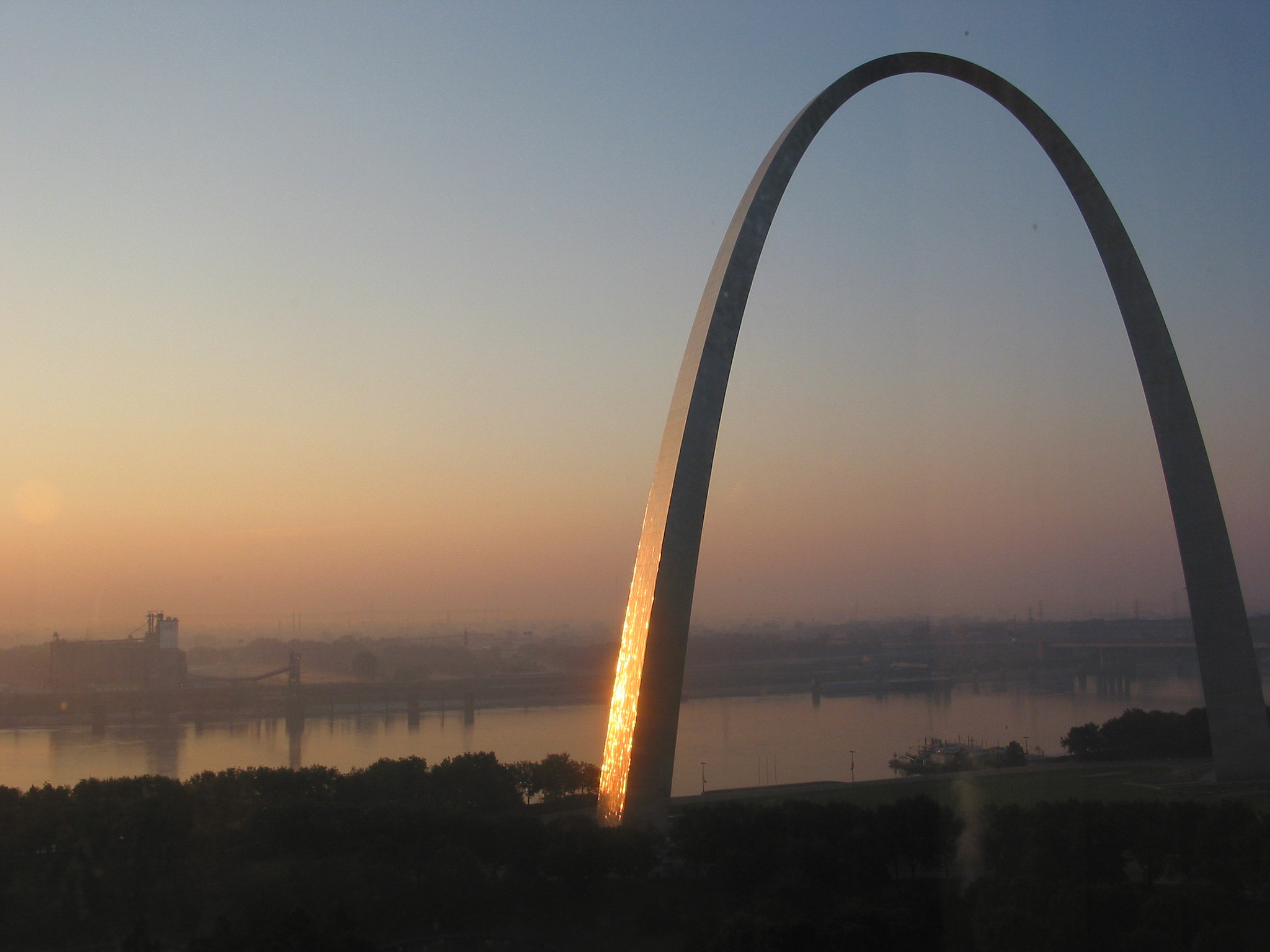 Canon POWERSHOT G2 sample photo. Gateway arch photography