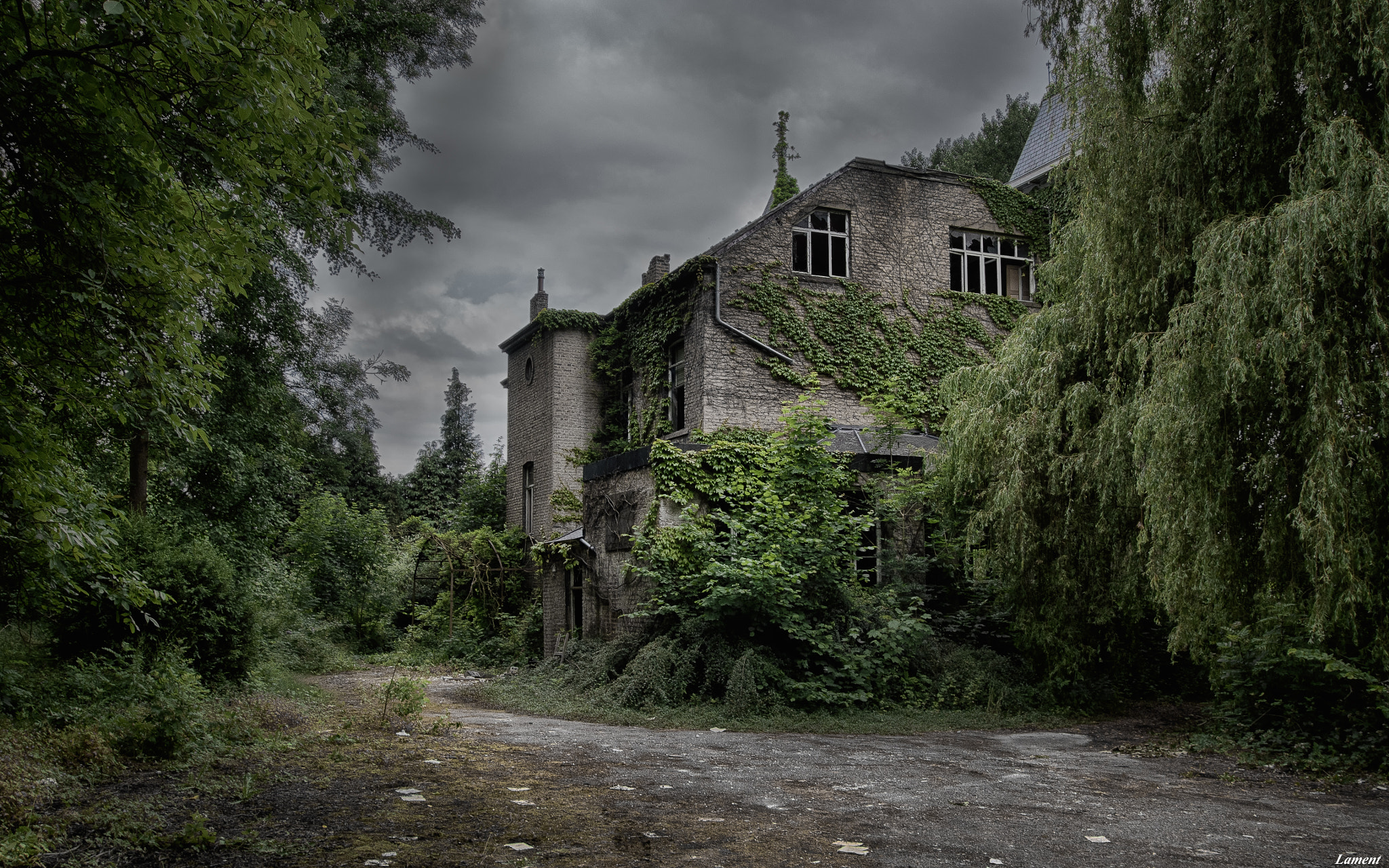 Olympus M.Zuiko Digital ED 14-42mm F3.5-5.6 sample photo. Abandoned castle in the middle of nowhere... photography