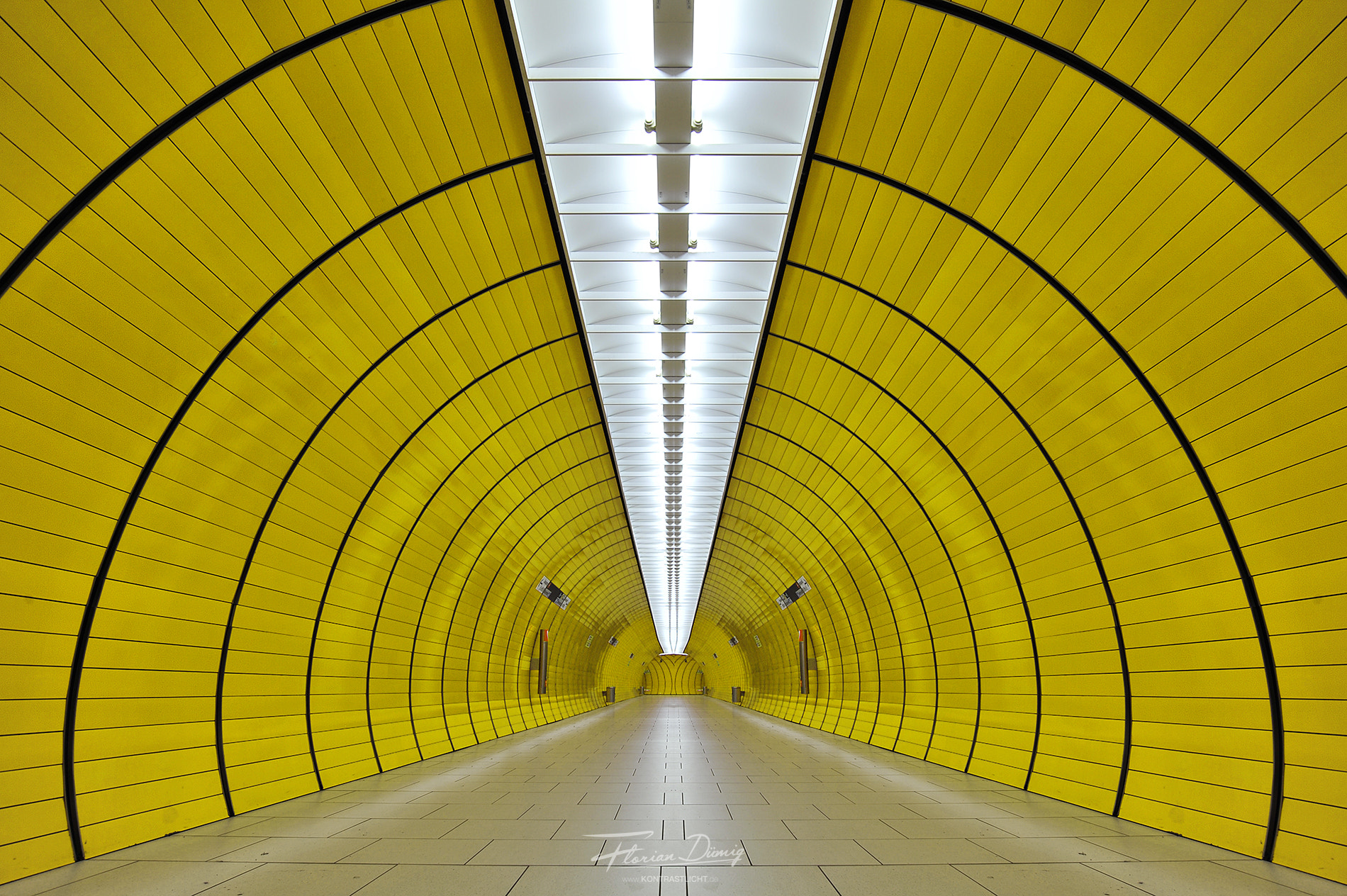 Nikon AF-S Nikkor 18-35mm F3.5-4.5G ED sample photo. Marienplatz mal anders photography