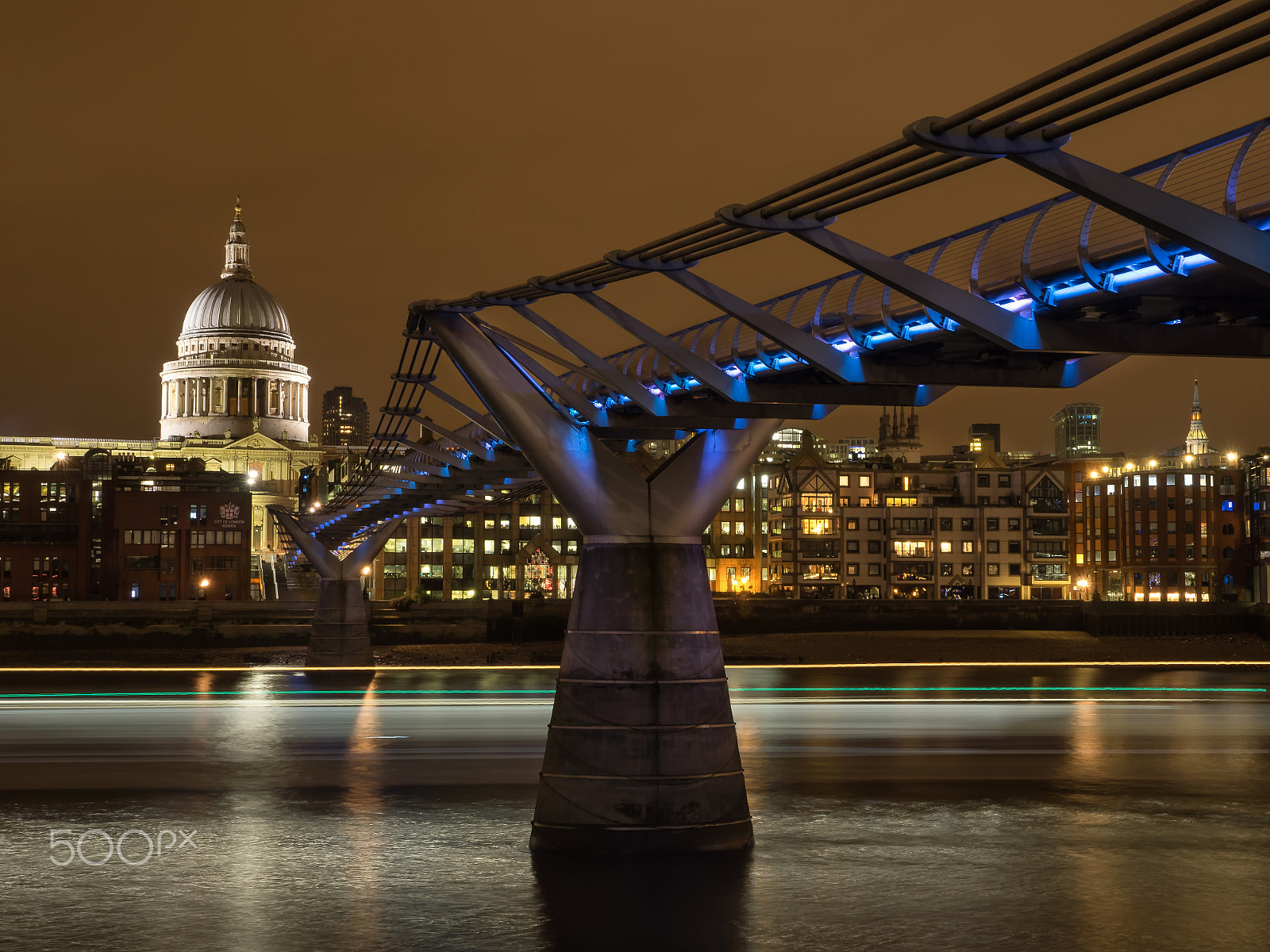 Olympus Zuiko Digital ED 12-60mm F2.8-4.0 SWD sample photo. Millenium bridge photography
