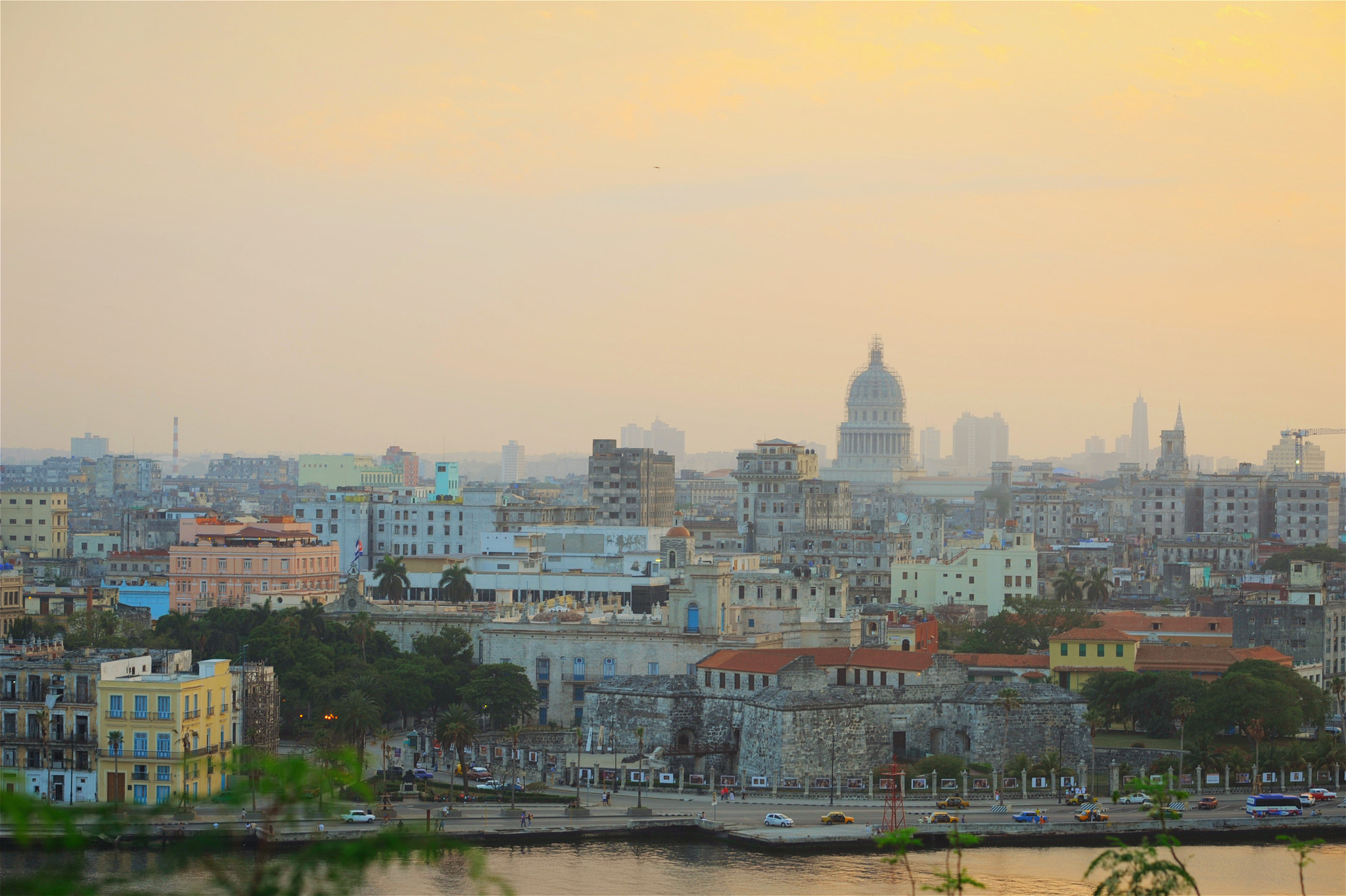 Nikon AF Nikkor 105mm F2D DC sample photo. Havana city at sunset photography