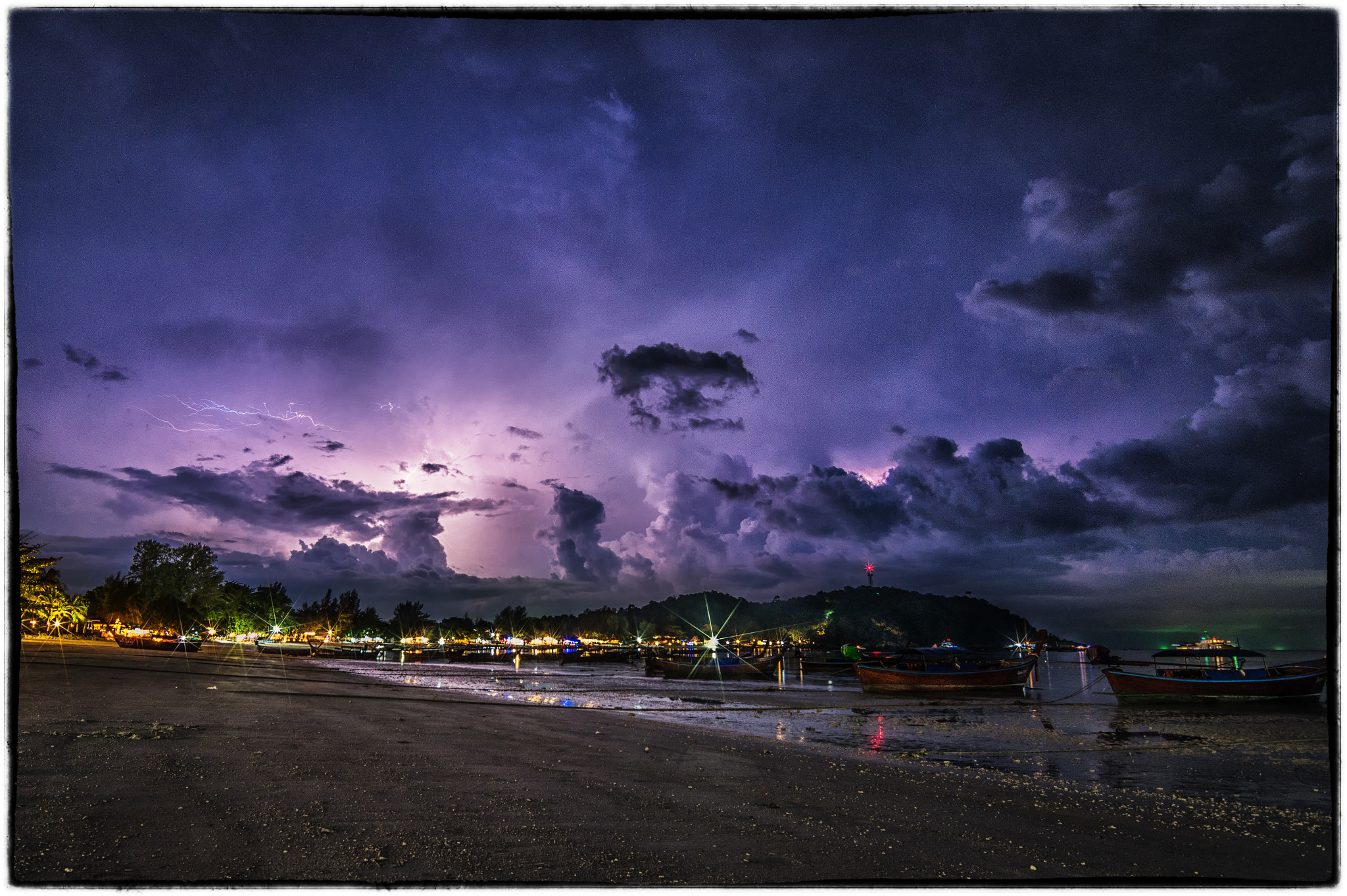 Pentax smc DA 12-24mm F4.0 ED AL (IF) sample photo. Beach paradise photography