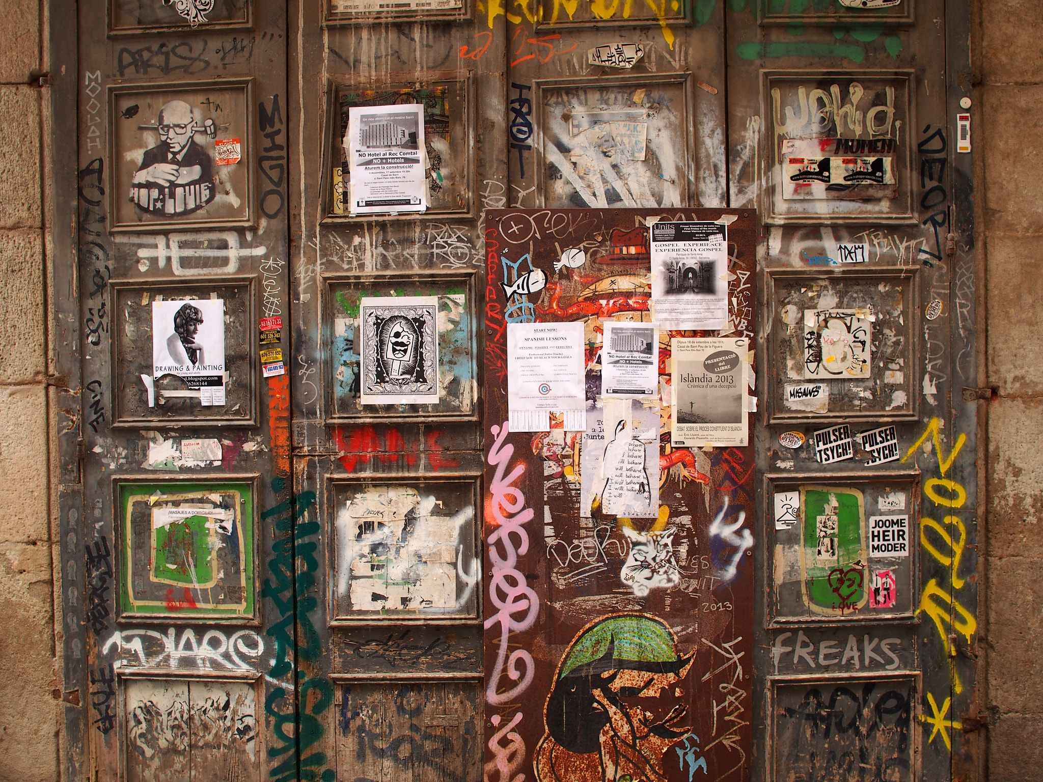 Olympus PEN E-PL5 + Sigma 19mm F2.8 DN Art sample photo. Street art door, barcelona photography
