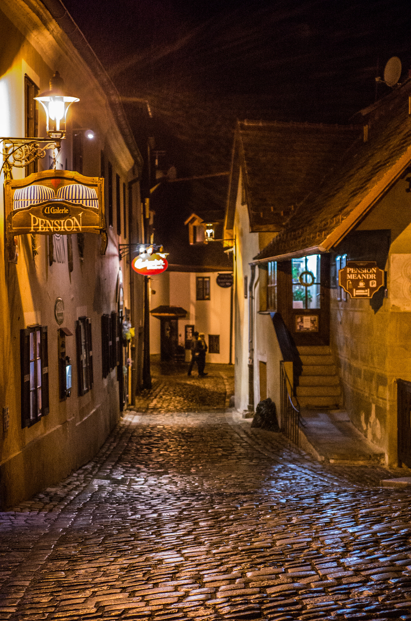 Pentax K-5 + smc PENTAX-F MACRO 50mm F2.8 sample photo. Cesky krumlov photography