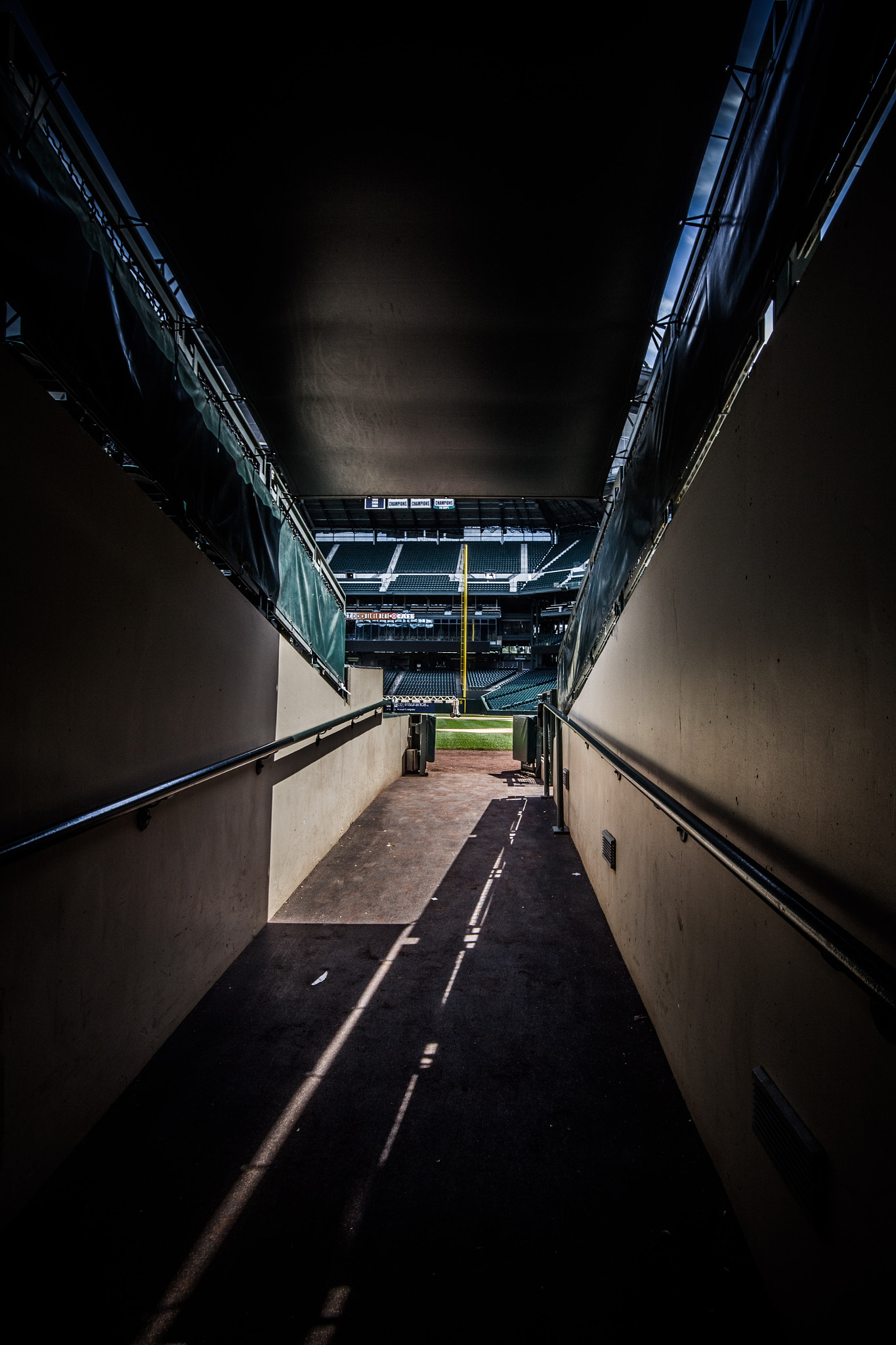 Sigma 10-20mm F4-5.6 EX DC HSM sample photo. Out of the tunnel photography