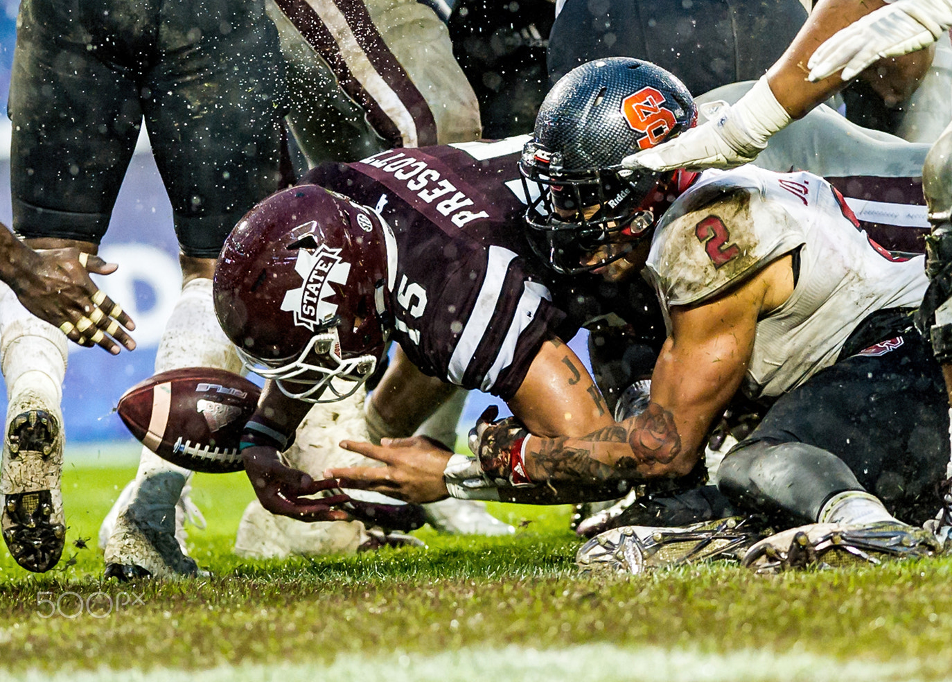 Nikon AF-S Nikkor 300mm F2.8G ED VR II sample photo. Olen c. kelley's coverage of the belk bowl 2015 feat mississippi state and nc state photography
