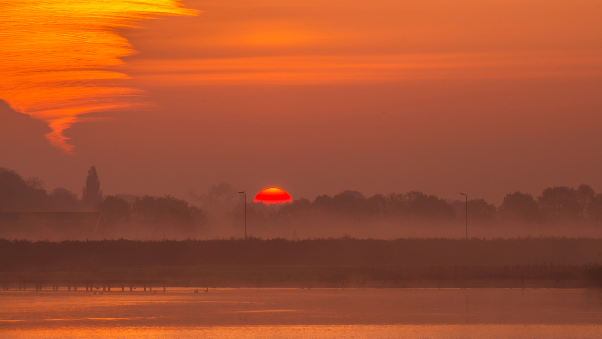 Minolta AF 100-400mm F4.5-6.7 APO sample photo. Lake view sunrise photography