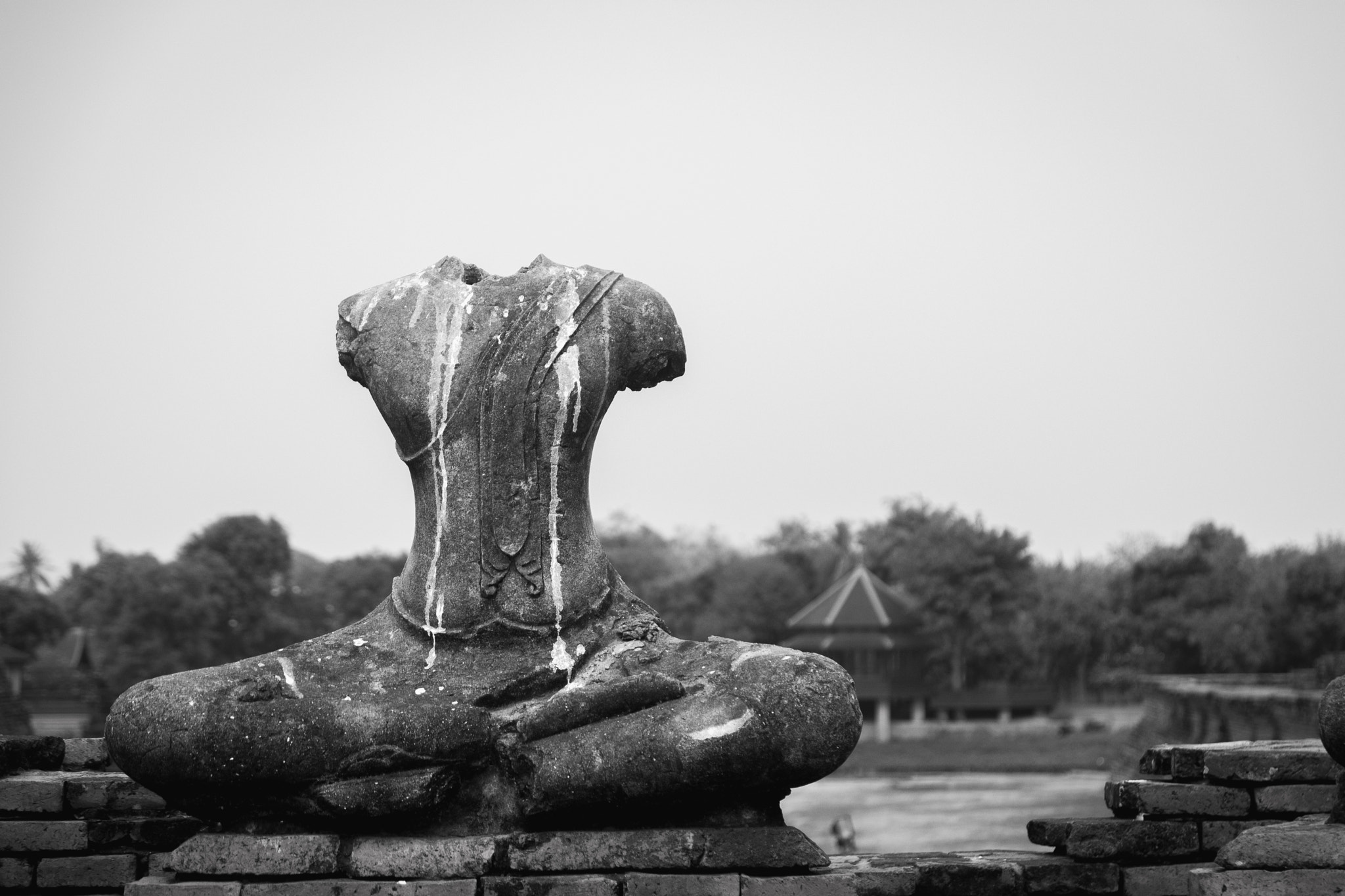 Nikon D5200 + Sigma 17-70mm F2.8-4 DC Macro OS HSM | C sample photo. Buddha statue photography