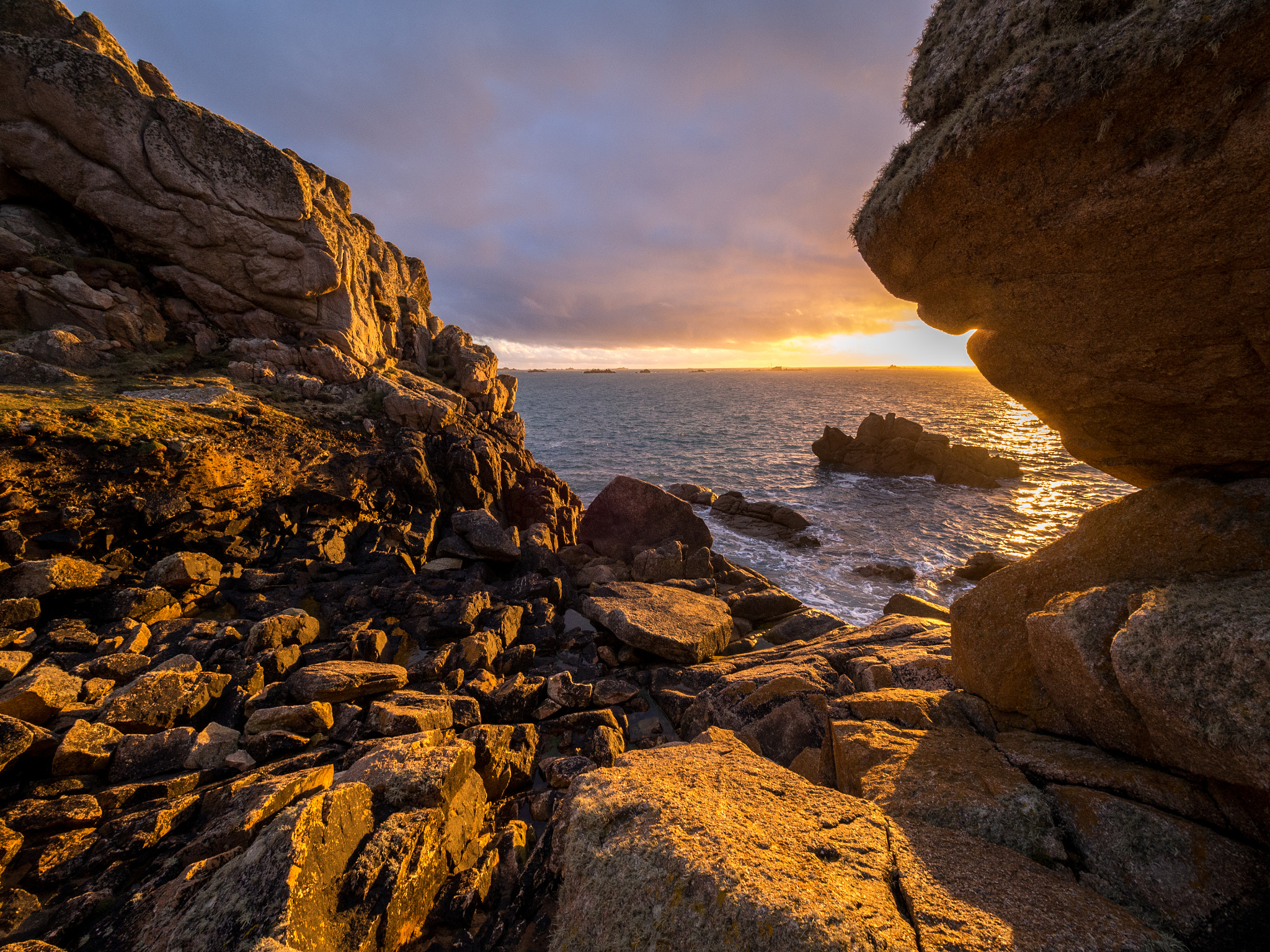 Olympus OM-D E-M5 + Olympus M.Zuiko Digital ED 7-14mm F2.8 PRO sample photo. St agnes granite and waves photography