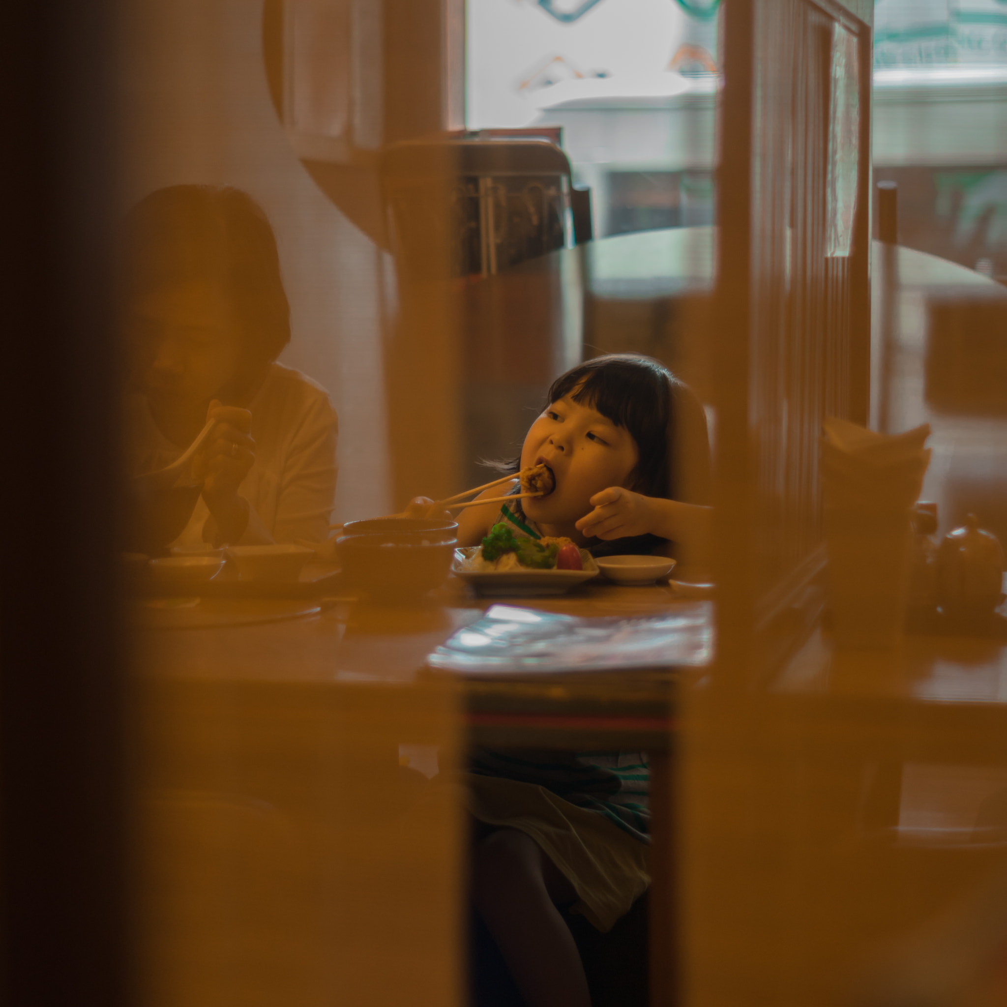 Sony a7 II + Minolta AF 50mm F1.7 sample photo. Nom nom nom photography