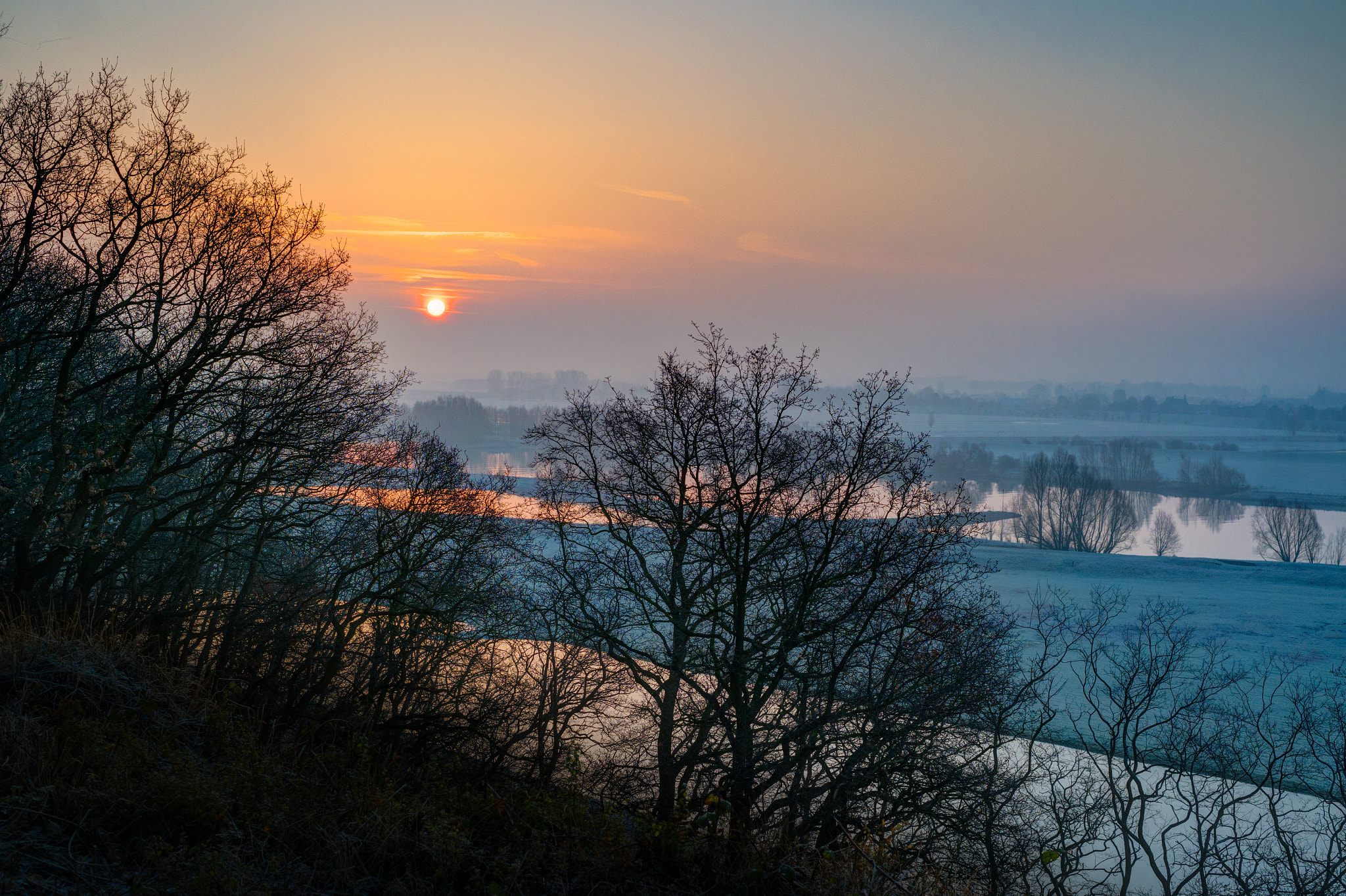 Samsung NX300 + Samsung NX 30mm F2 Pancake sample photo. Late sunrise photography