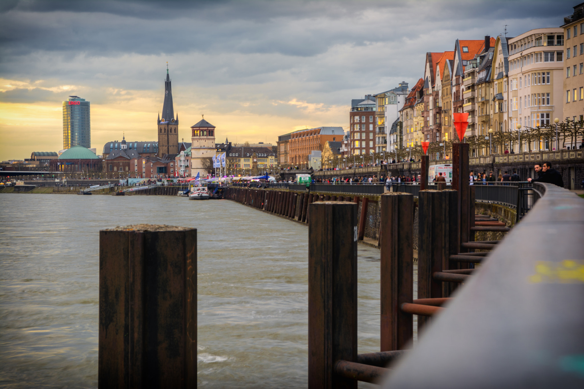 Sigma 17-70mm F2.8-4 DC Macro OS HSM sample photo. Düsseldorf photography