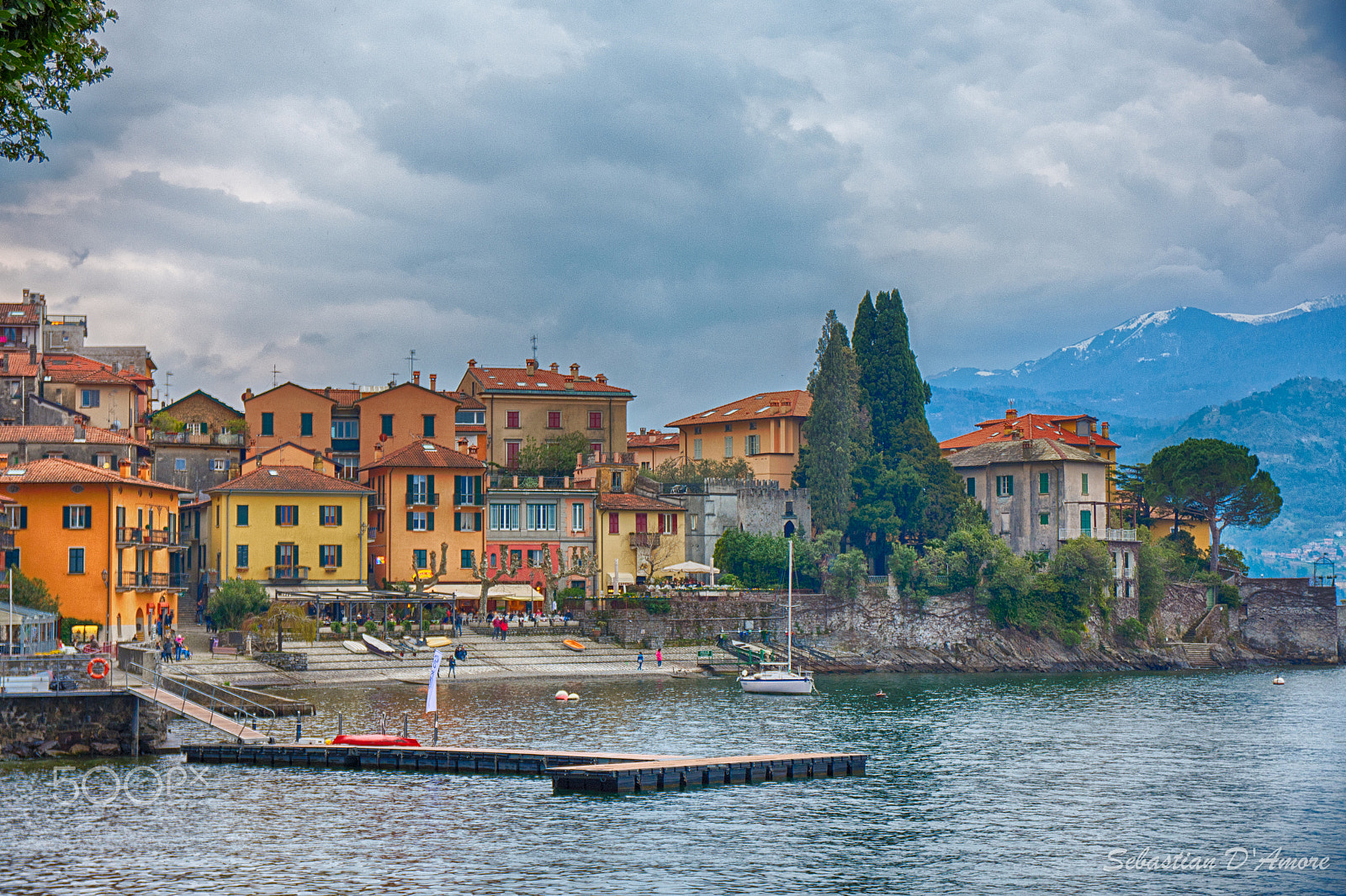 Nikon D7200 + Sigma 17-70mm F2.8-4 DC Macro OS HSM | C sample photo. Varenna photography