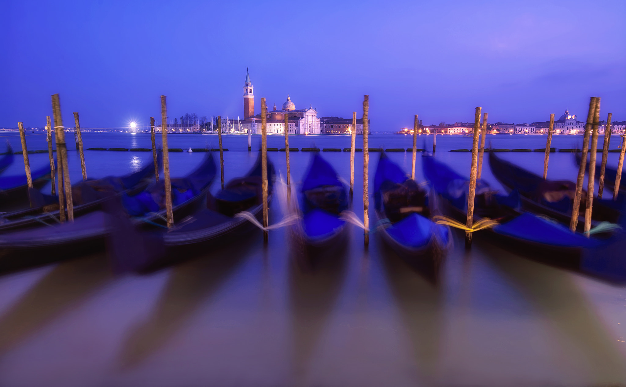 Tamron SP 15-30mm F2.8 Di VC USD sample photo. Gondola photography