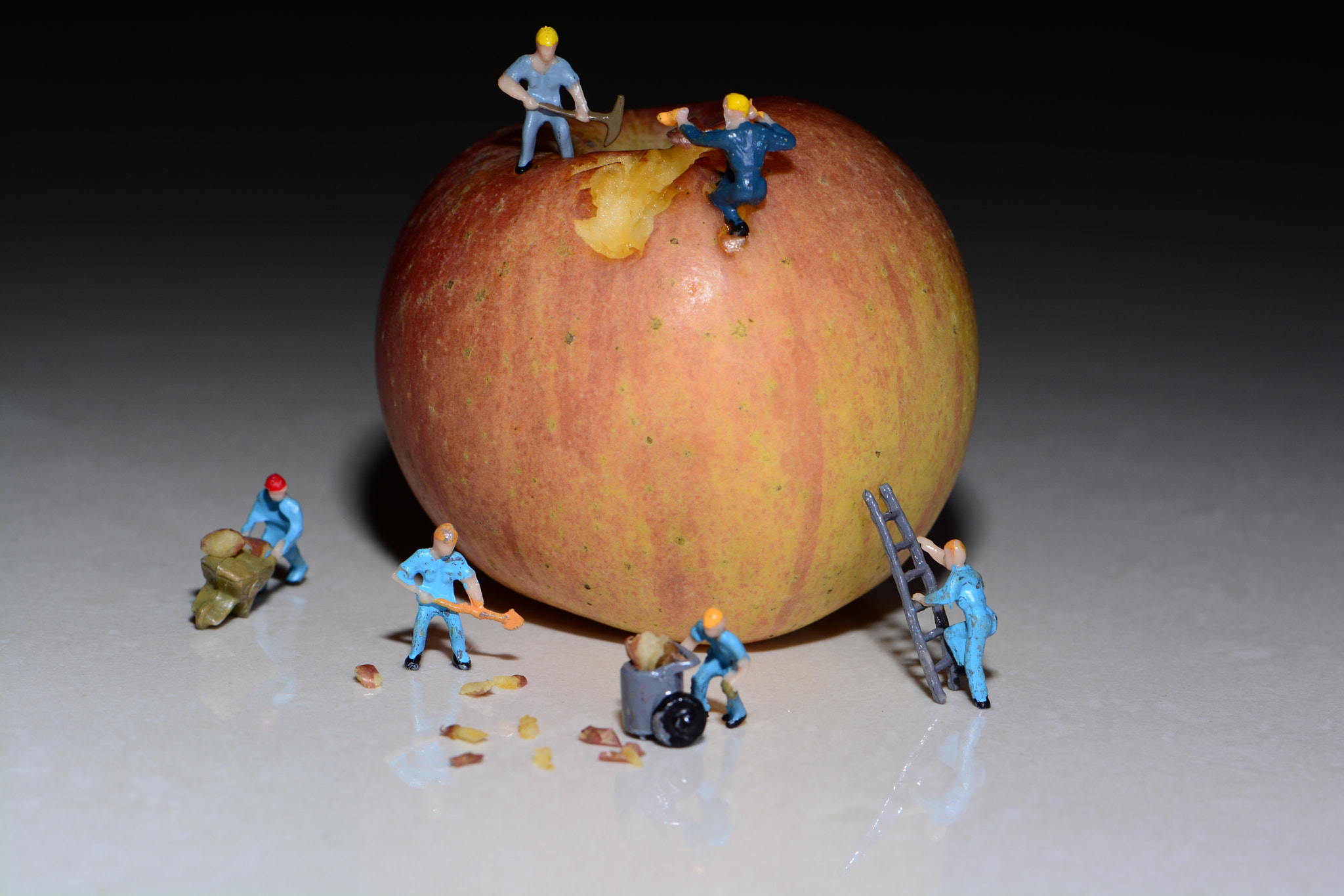 Nikon D5200 sample photo. Men at work - making apple juice photography