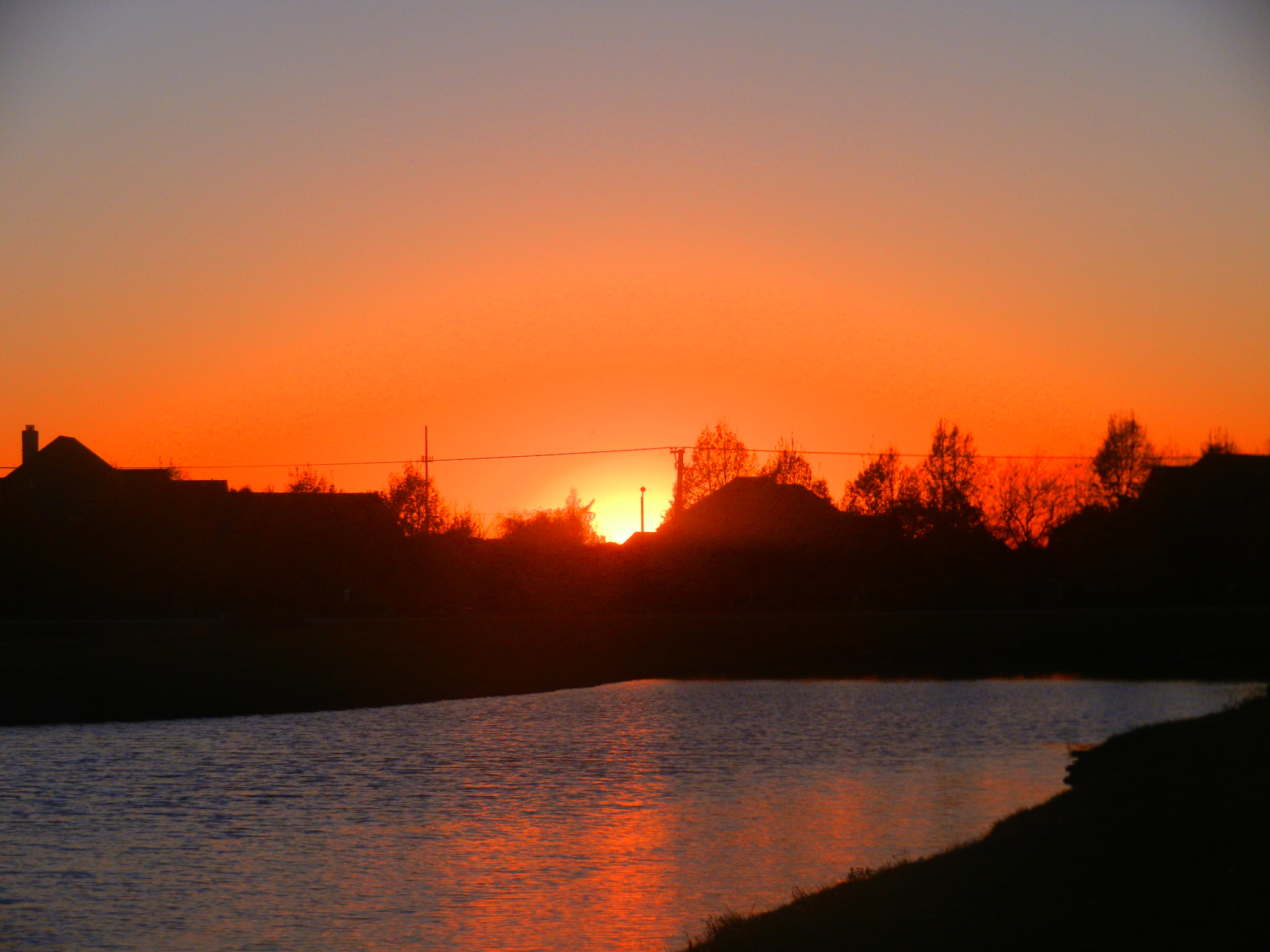 Nikon COOLPIX S9050 sample photo. An beautiful sunset by the lake photography