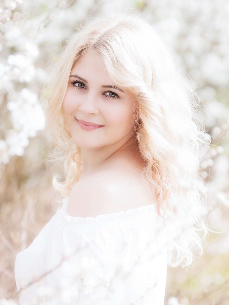 Sigma 70-200mm F2.8 EX DG OS HSM sample photo. Samira 2 photography