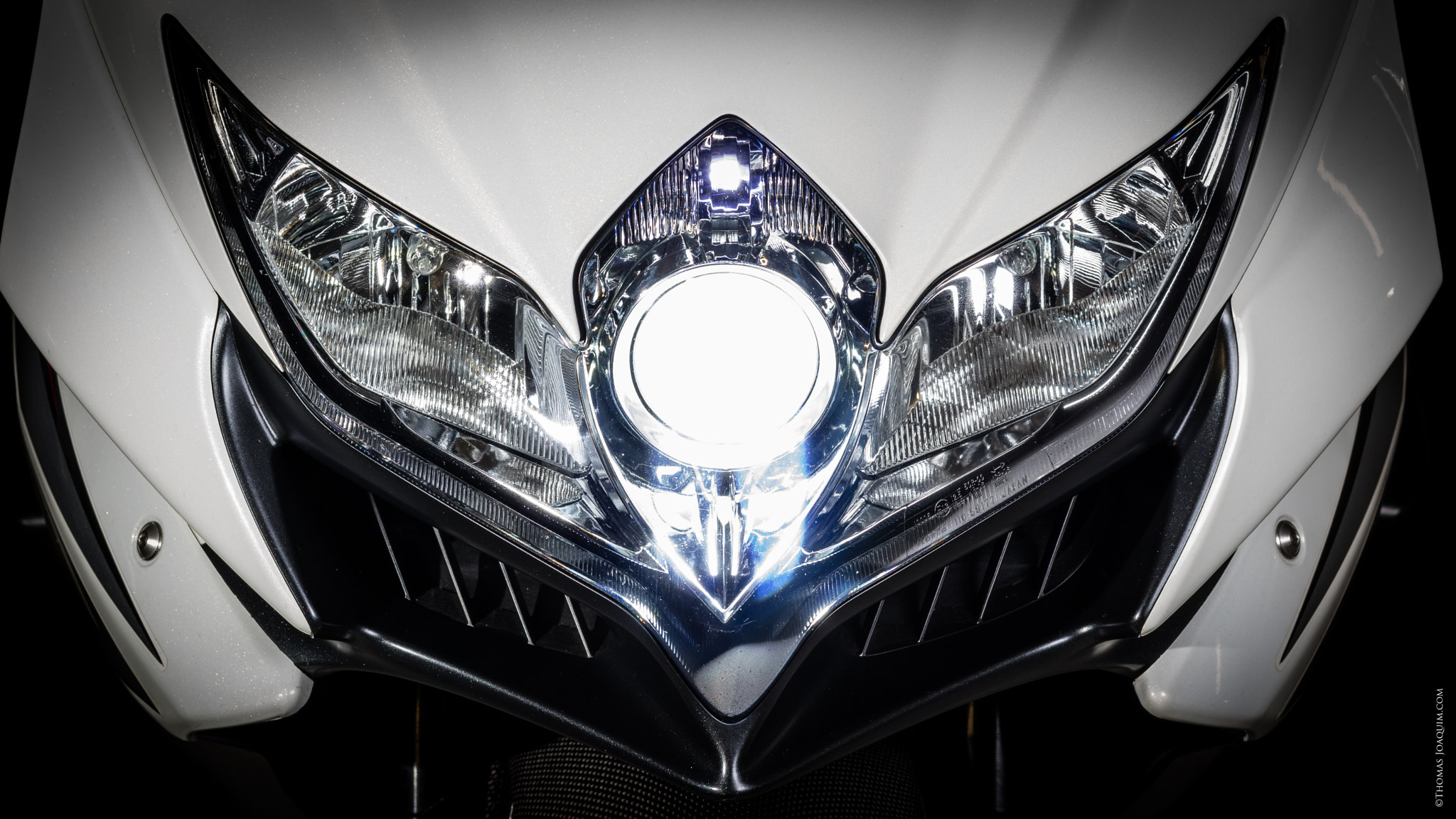 Sigma 85mm F1.4 EX DG HSM sample photo. Suzuki gsxr 750 photography