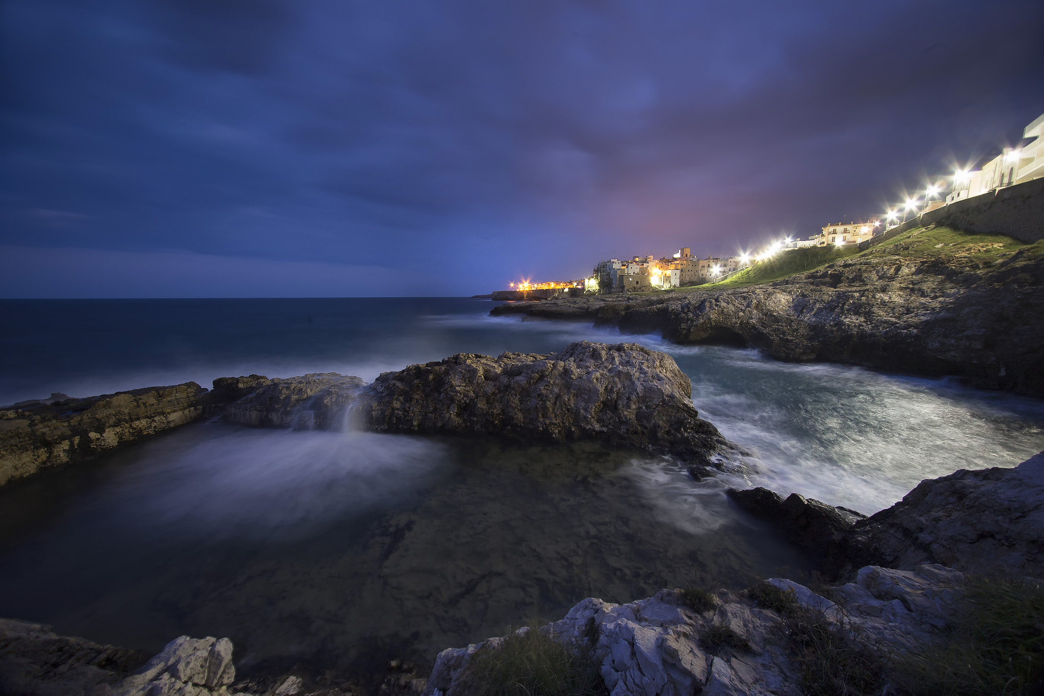 Canon EF-S 10-22mm F3.5-4.5 USM sample photo. Lights in the storm photography