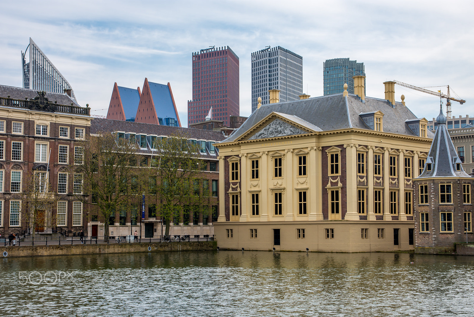 Nikon D7200 + Sigma 17-70mm F2.8-4 DC Macro OS HSM | C sample photo. Hofvijver and muritshuis, the hague photography