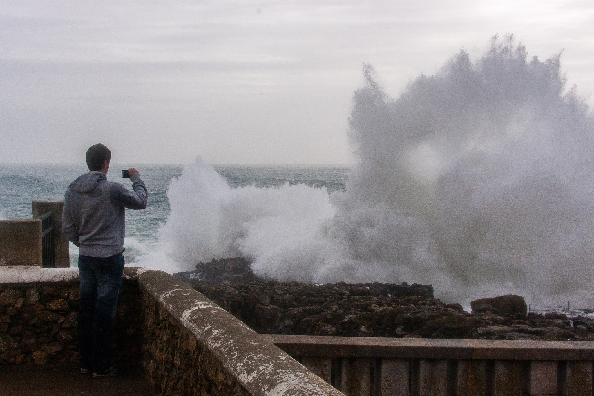 Canon EOS 40D sample photo. Waves on the coast photography
