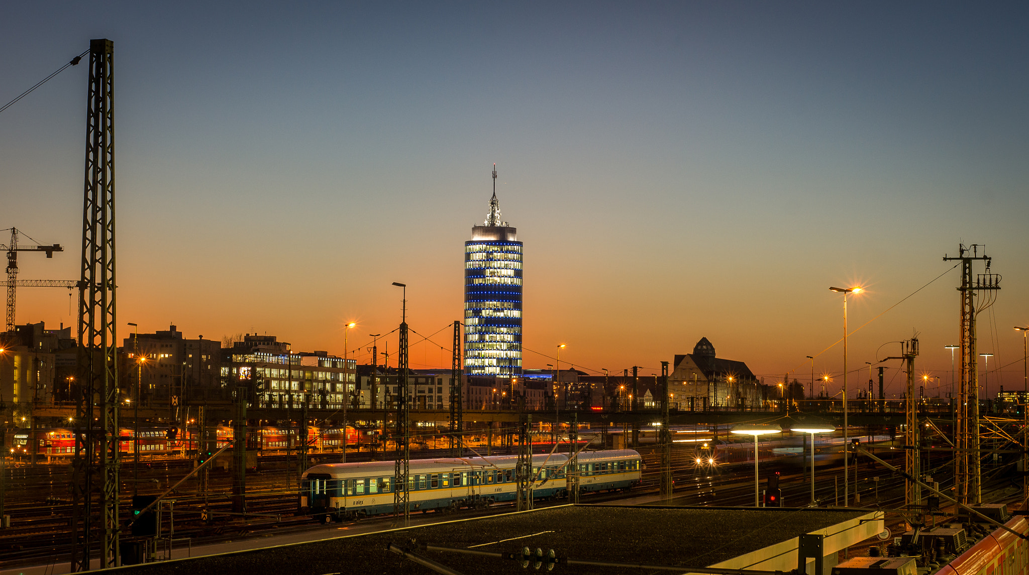 Sony SLT-A33 sample photo. Blue hour photography