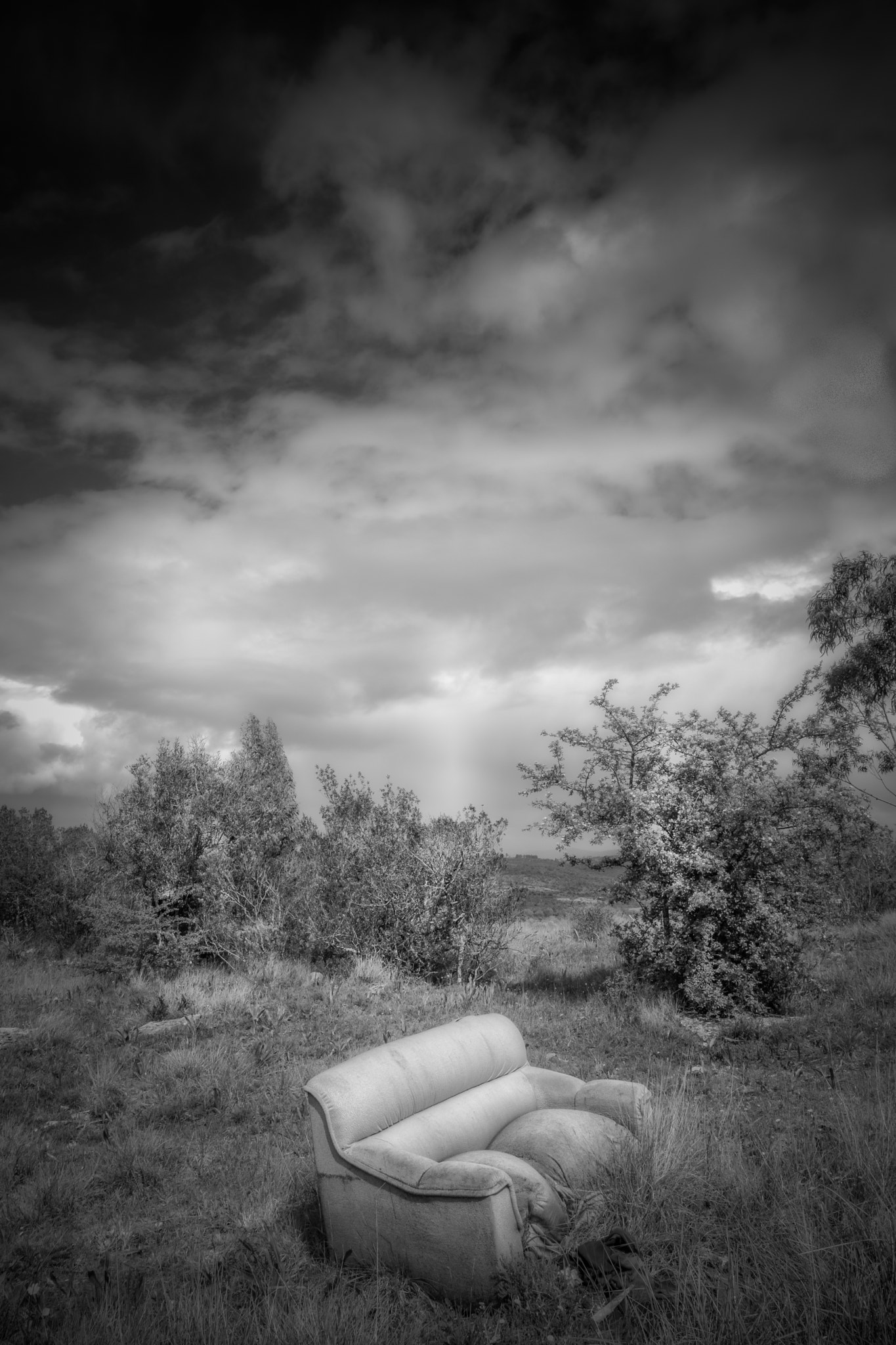 Nikon D7100 + Samyang 16mm F2 ED AS UMC CS sample photo. Left behind photography