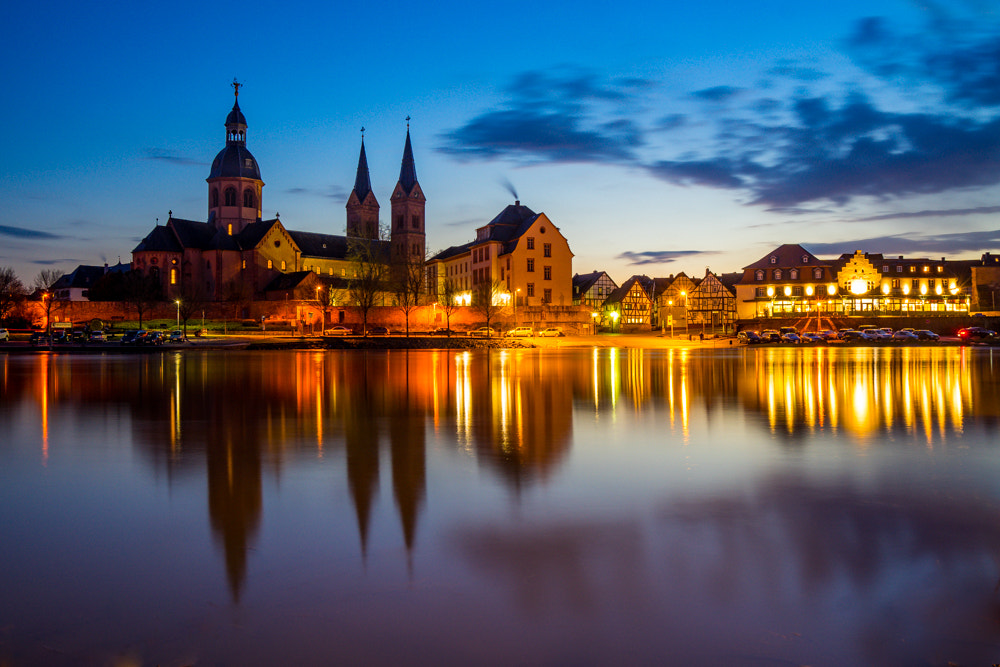 Sony a7 II + Sony Vario-Tessar T* E 16-70mm F4 ZA OSS sample photo. Blue hour i photography