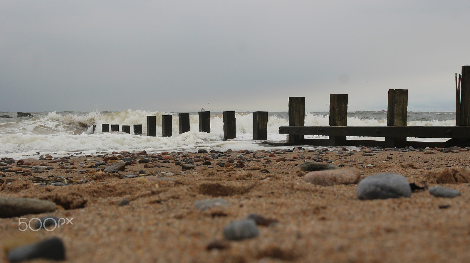 Sigma 17-70mm F2.8-4 DC Macro OS HSM sample photo. Aberdeen beach groyne photography