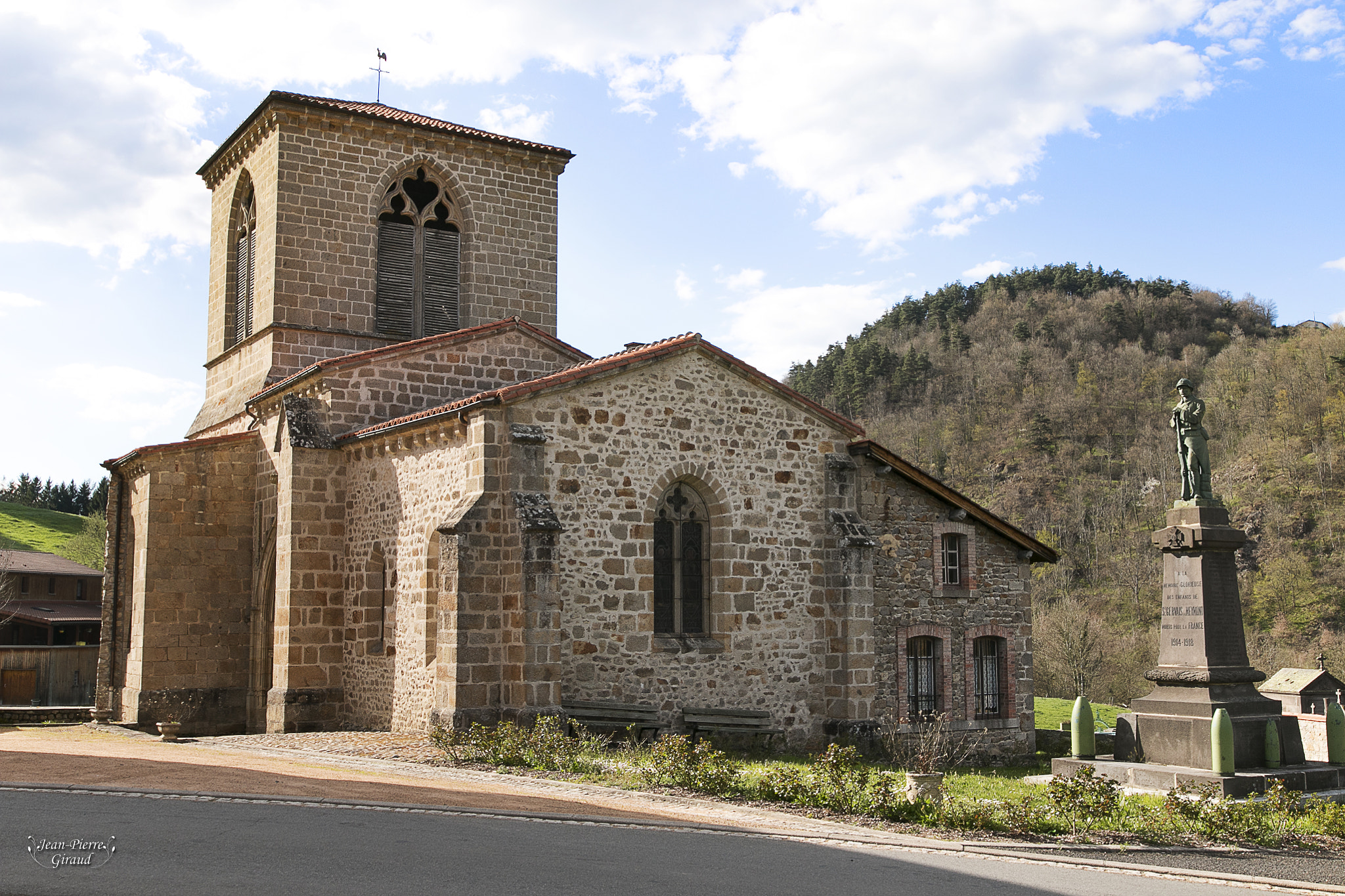 Sigma 12-24mm F4.5-5.6 II DG HSM sample photo. Eglise de saint-gervais-sous-meymont photography