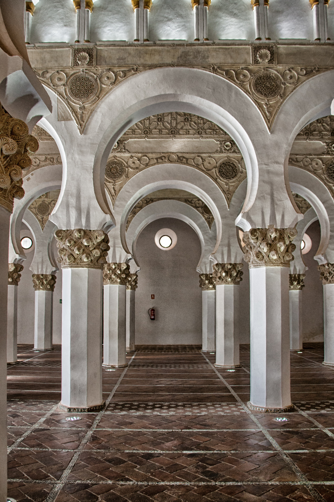 Sigma 18-200mm f/3.5-6.3 DC OS sample photo. Synagogue of santa maria la blanca photography