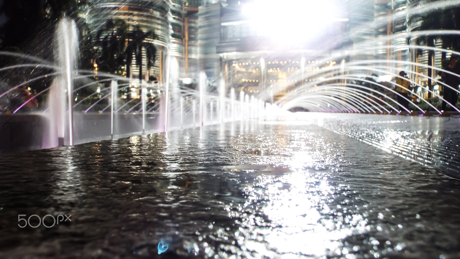 Fujifilm FinePix S9400W sample photo. Lights and water photography