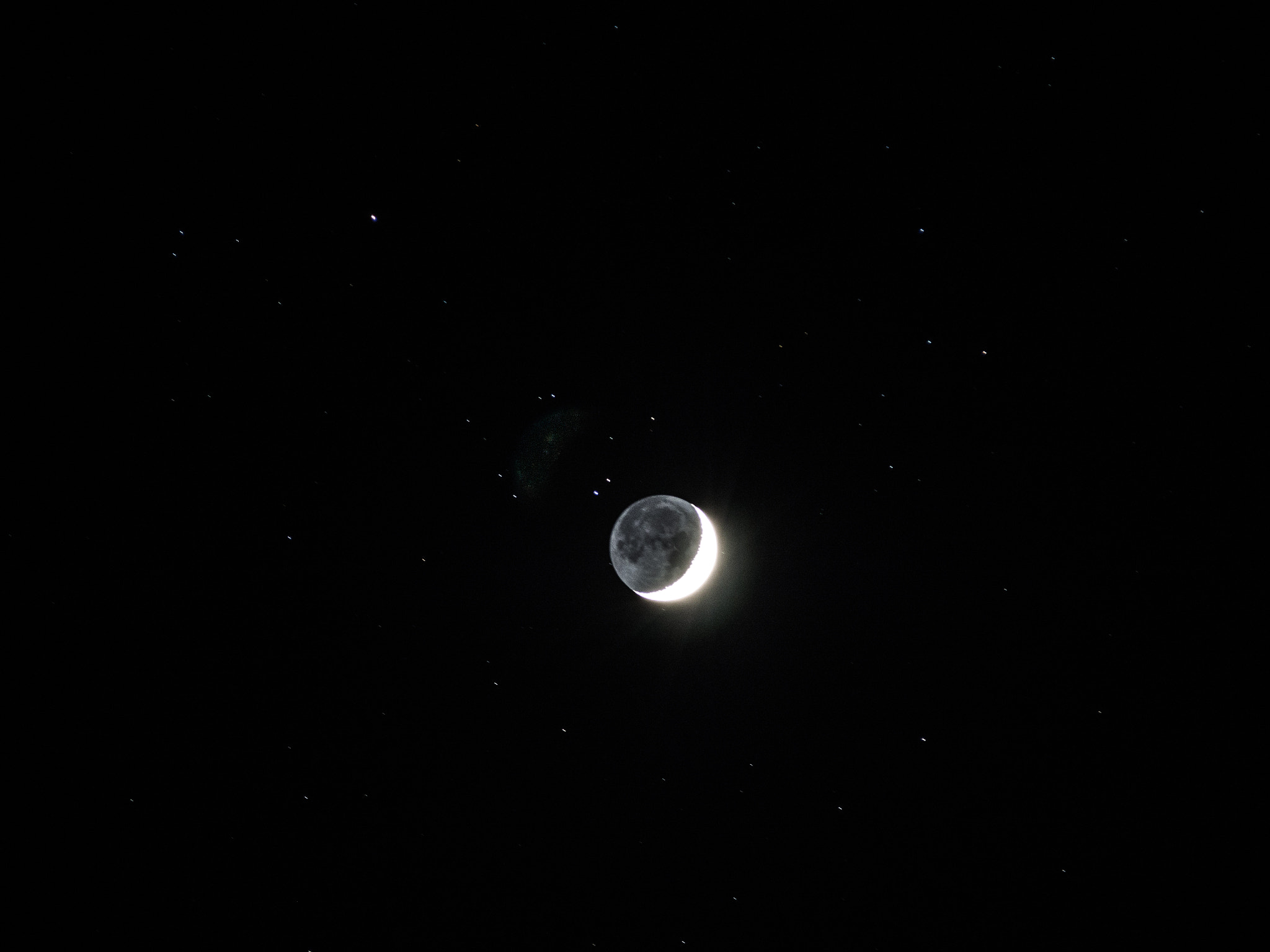 Olympus OM-D E-M10 + Olympus M.Zuiko Digital ED 40-150mm F4-5.6 sample photo. Crescent moon photography