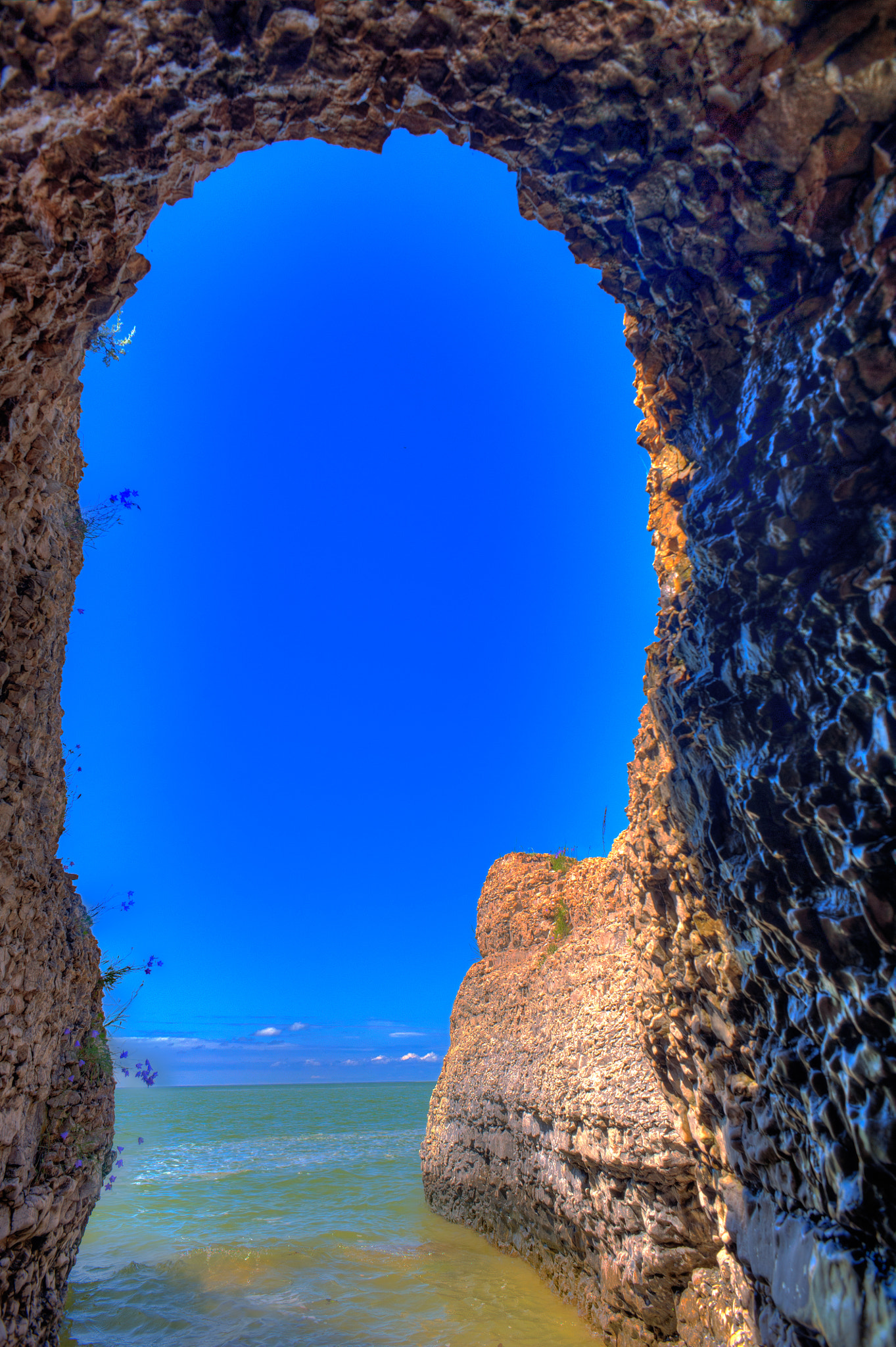 Nikon D700 + AF Nikkor 24mm f/2.8 sample photo. Steep rock photography