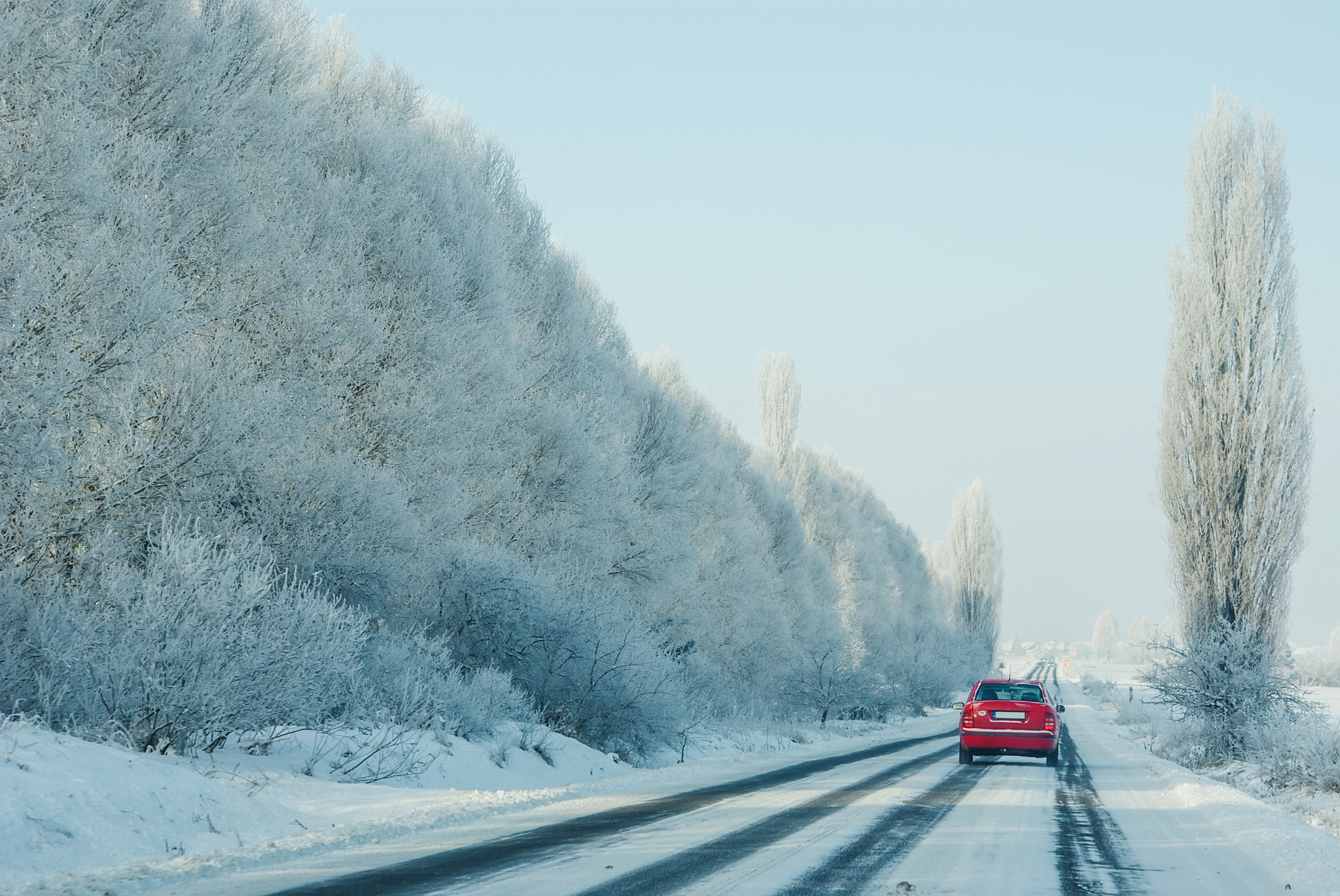 Pentax K10D + Tamron AF 28-75mm F2.8 XR Di LD Aspherical (IF) sample photo. Winter beauty on the road photography