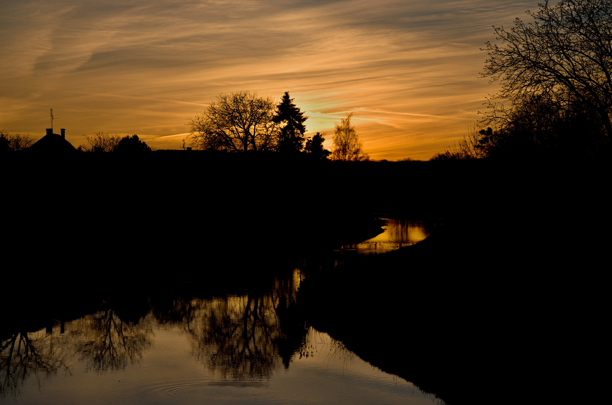 Nikon D5100 + 18.00 - 105.00 mm f/3.5 - 5.6 sample photo. Západ sluníčka photography