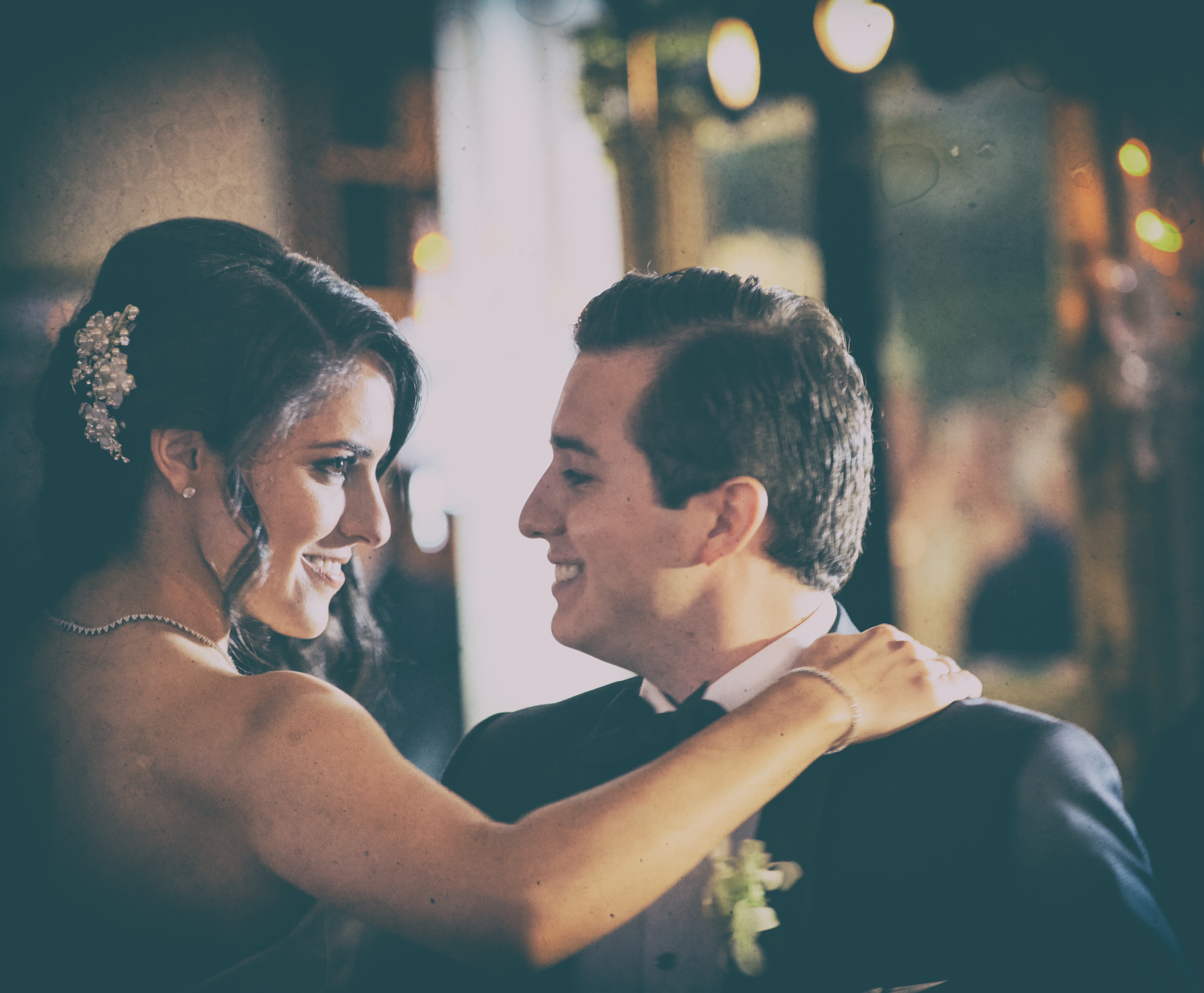 Nikon AF-S Nikkor 70-200mm F4G ED VR sample photo. Mike and marissa photography