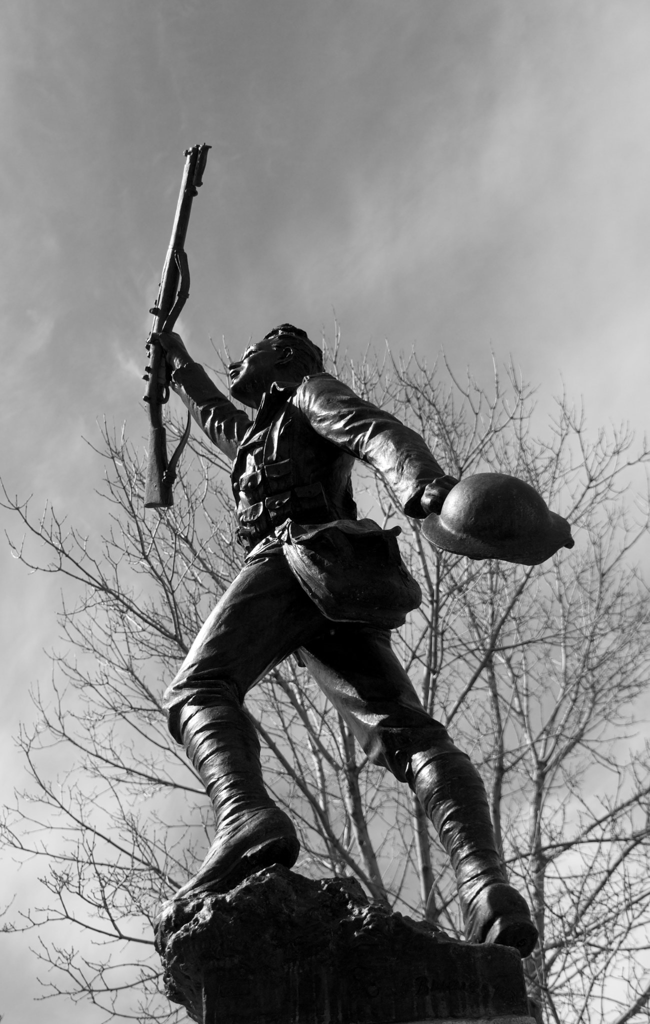 Tamron 18-270mm F3.5-6.3 Di II PZD sample photo. Soldier photography