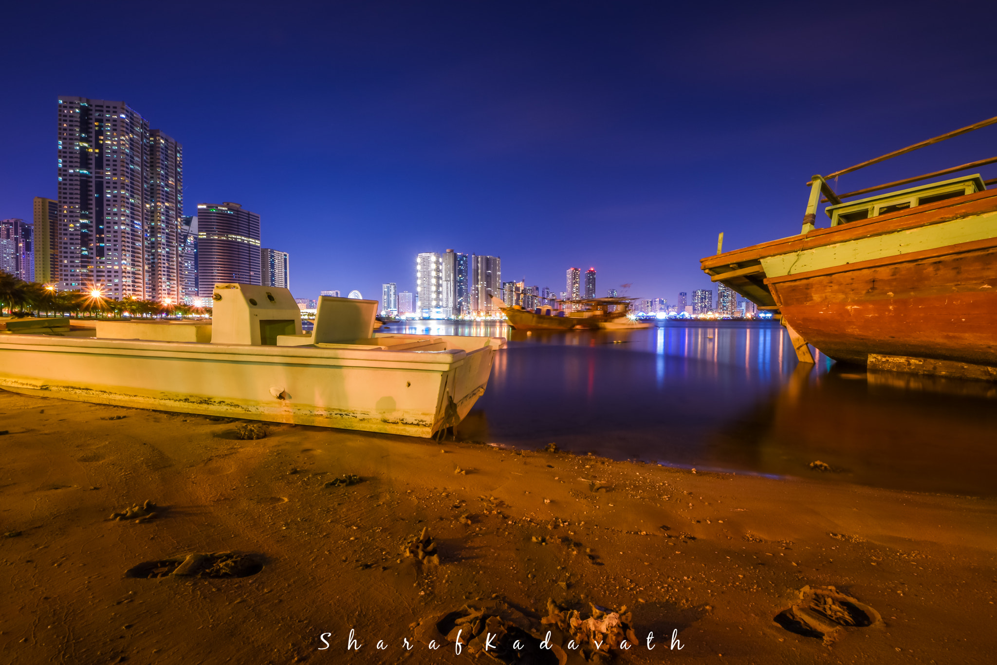 Sigma 8-16mm F4.5-5.6 DC HSM sample photo. Abandoned boats photography