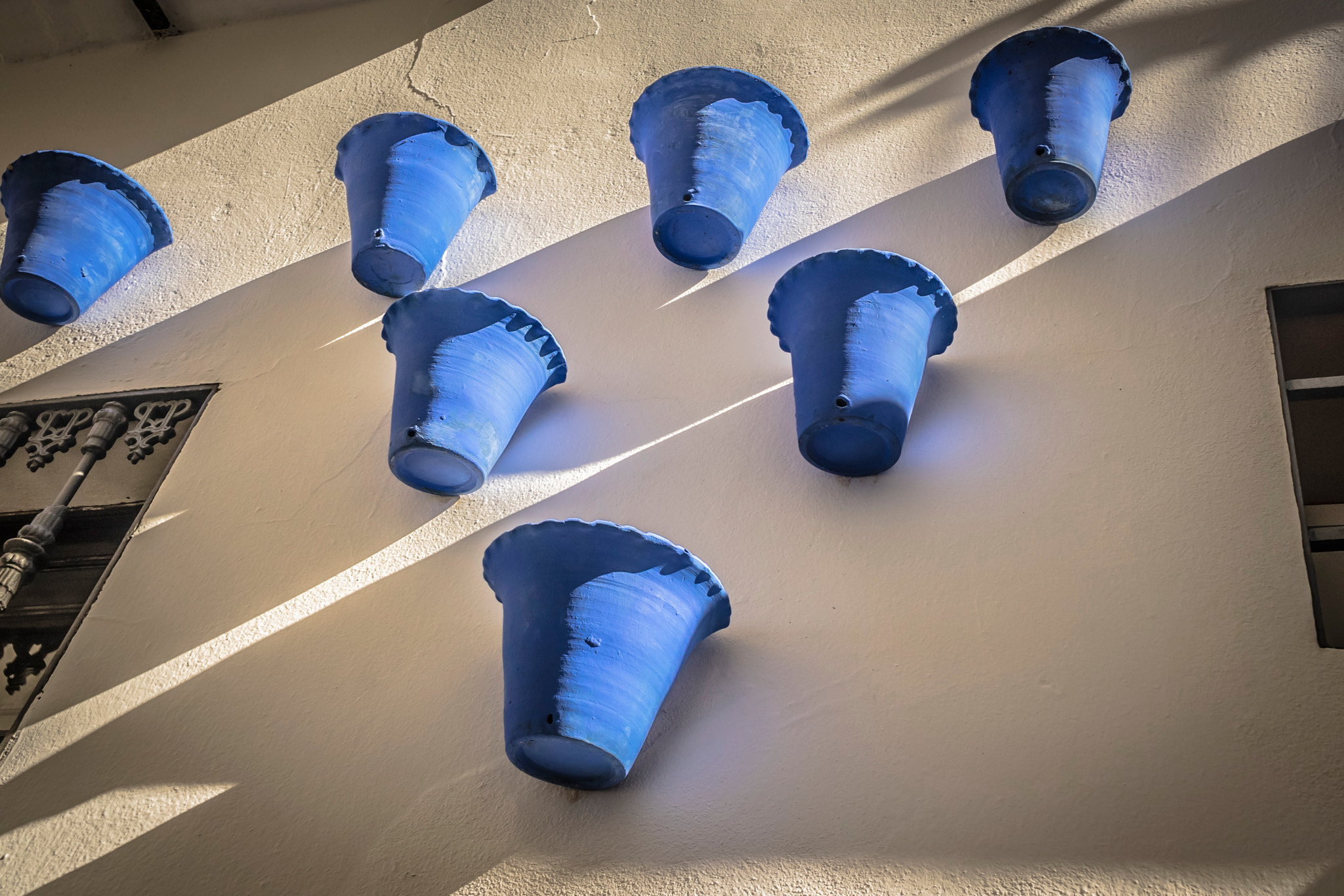 Sony a7 + Sony E 18-55mm F3.5-5.6 OSS sample photo. Blue pots in cordova photography