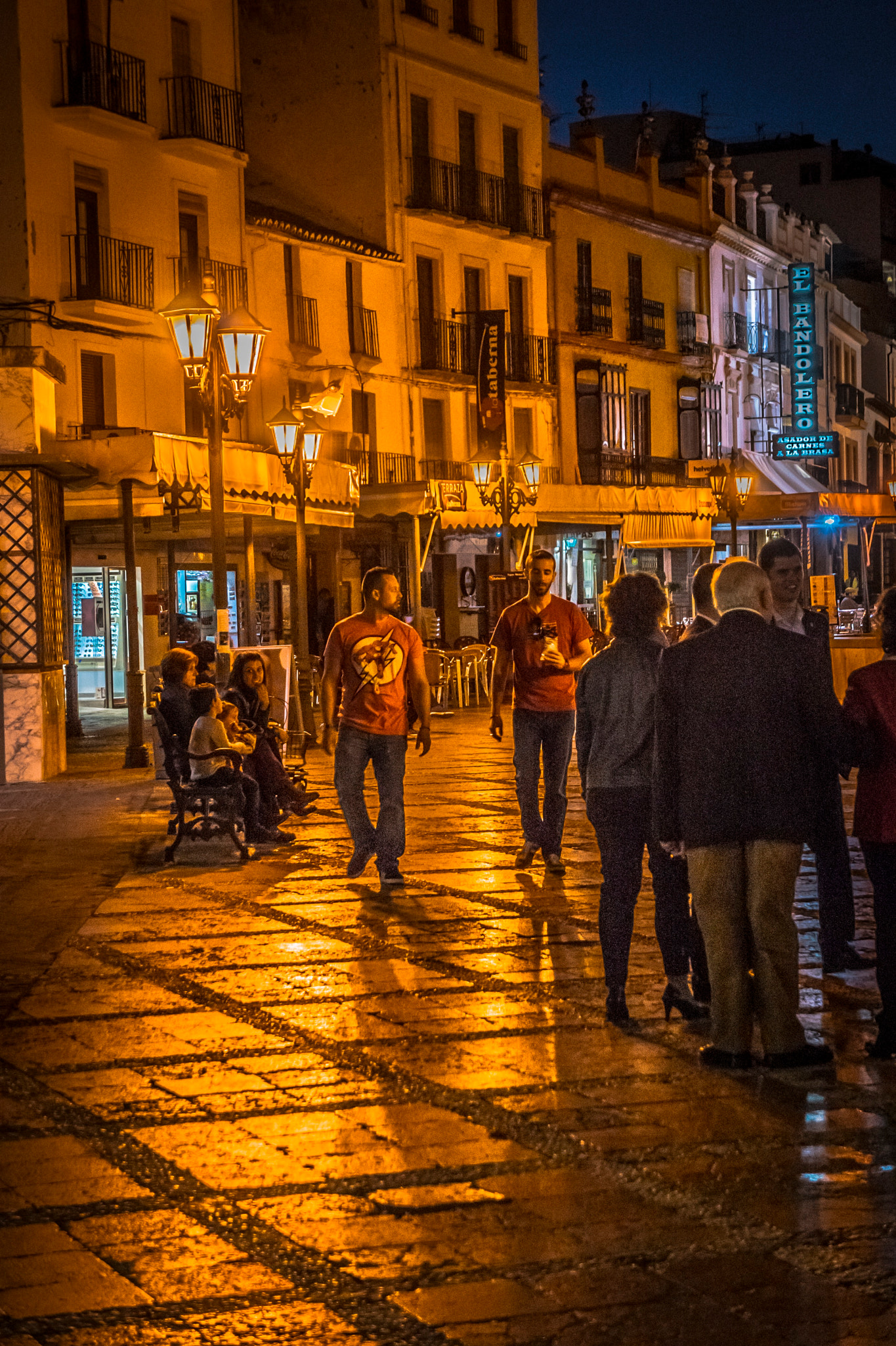 Sony a7 + Sony E 18-55mm F3.5-5.6 OSS sample photo. City square in spain photography